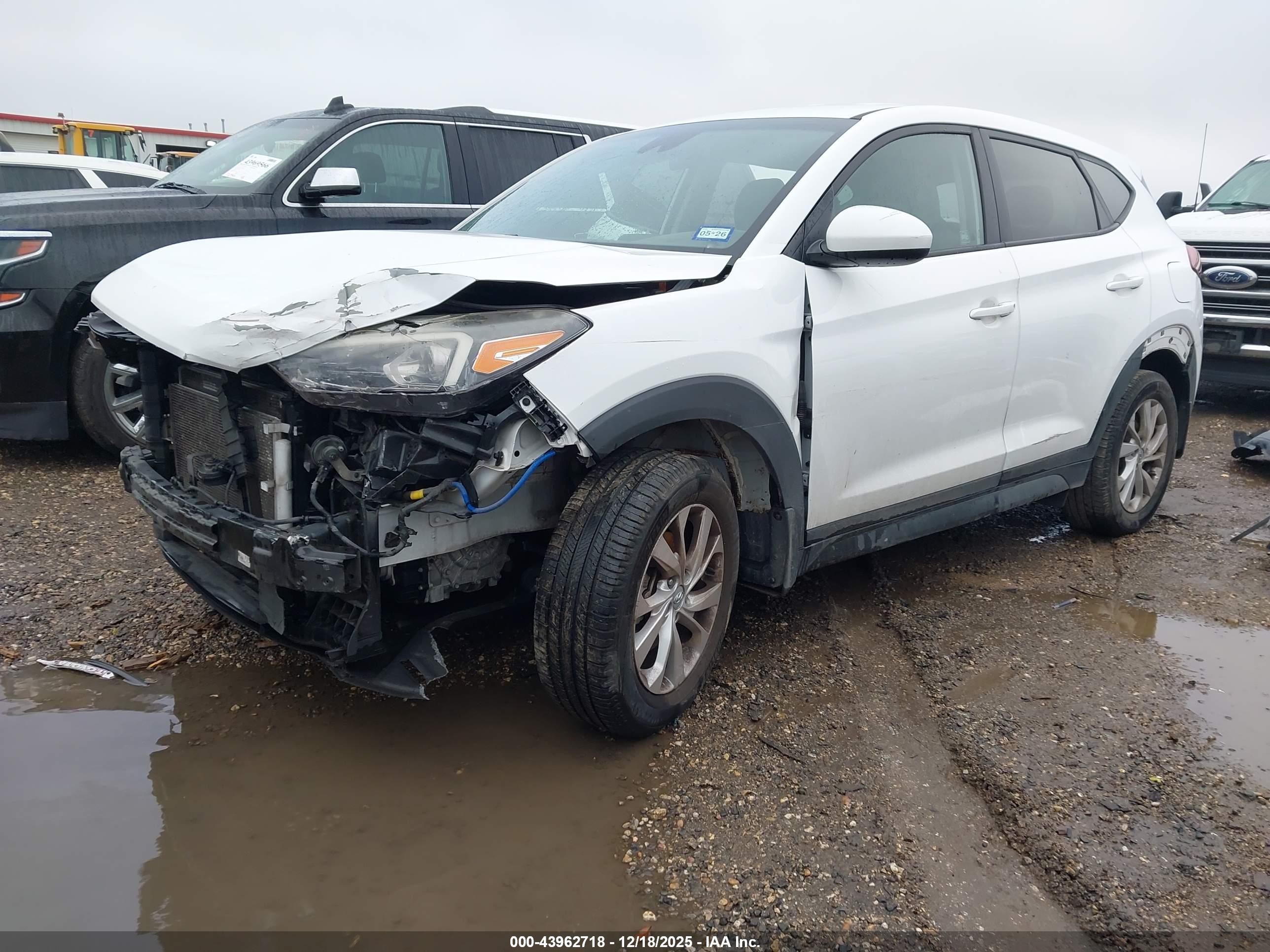 HYUNDAI TUCSON image 2