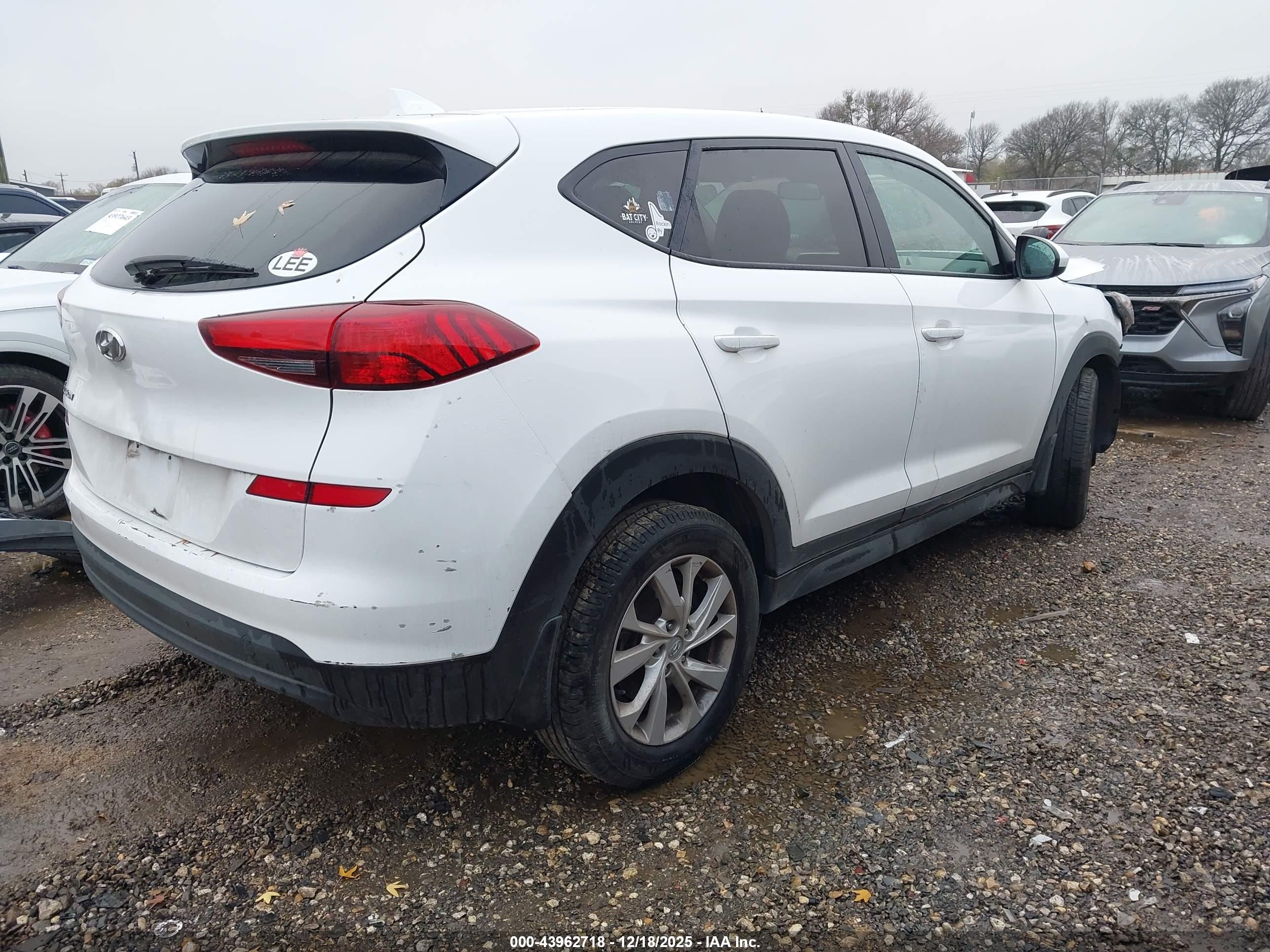 HYUNDAI TUCSON image 4