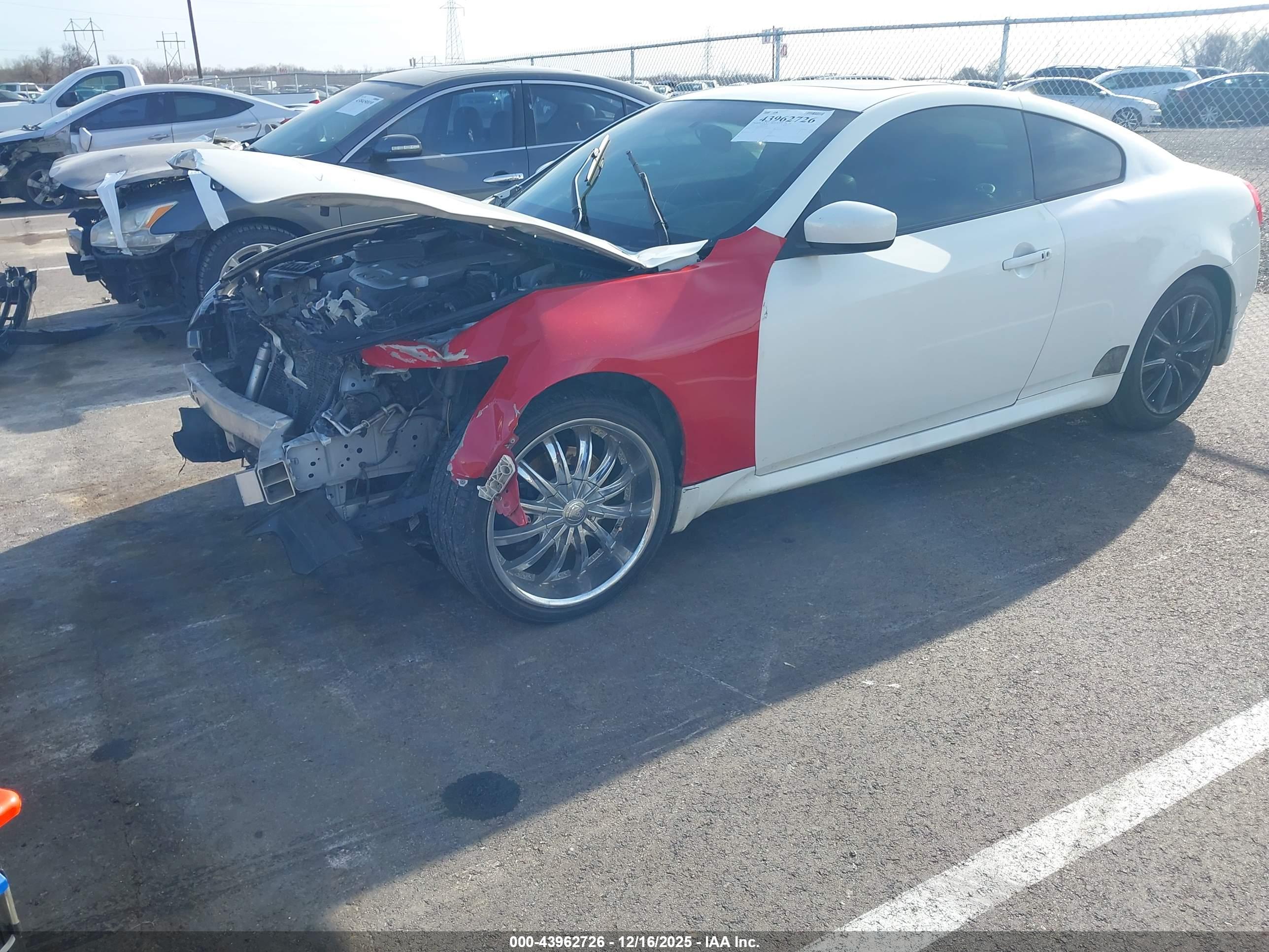 INFINITI G37 image 2