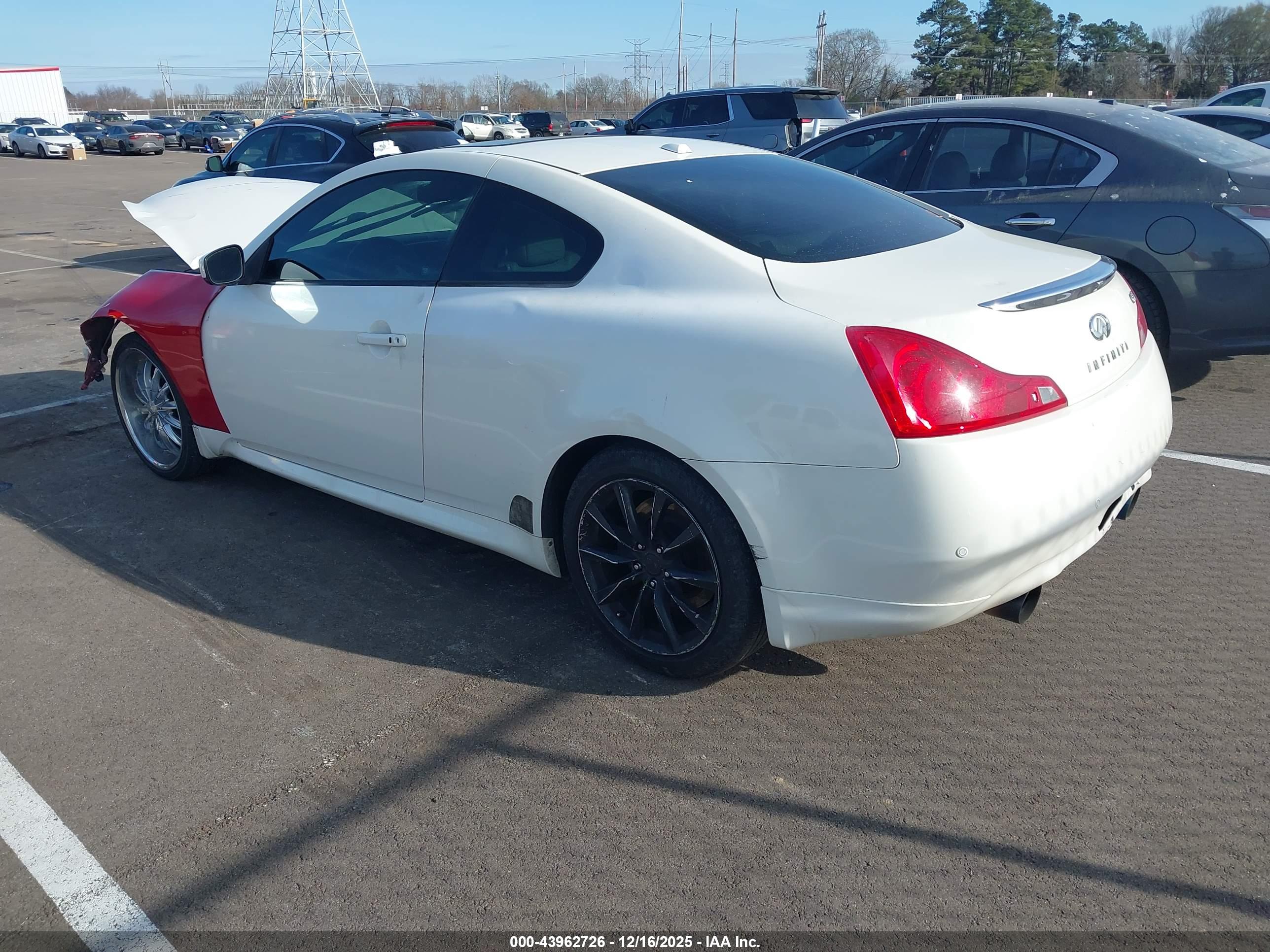 INFINITI G37 image 3