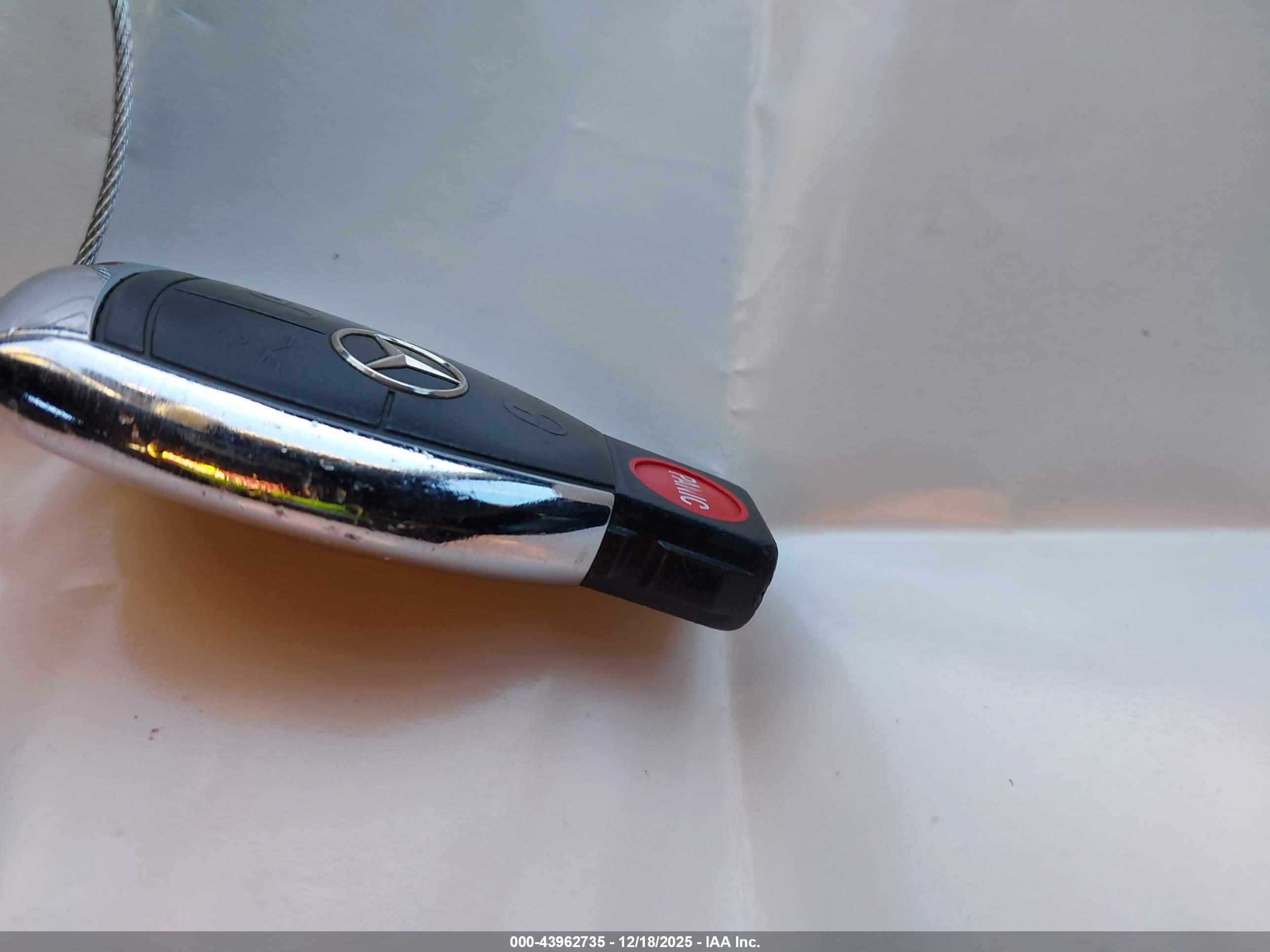 MERCEDES-BENZ C image 11