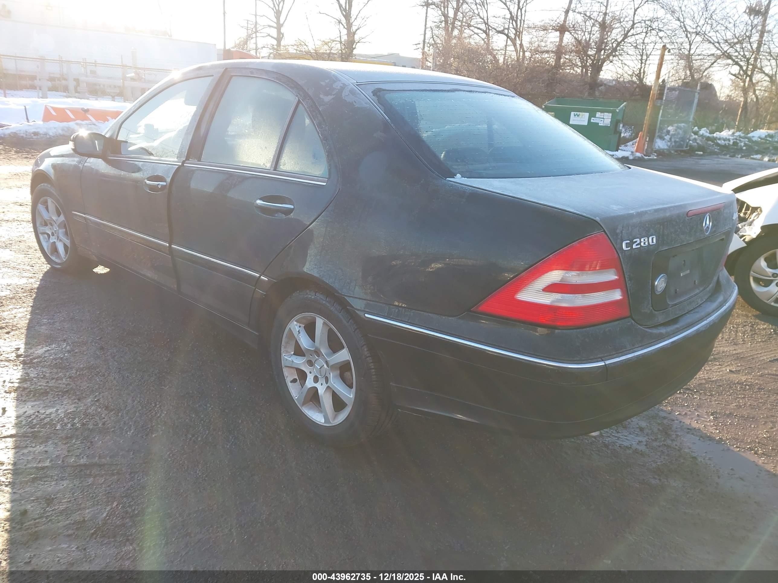 MERCEDES-BENZ C image 3