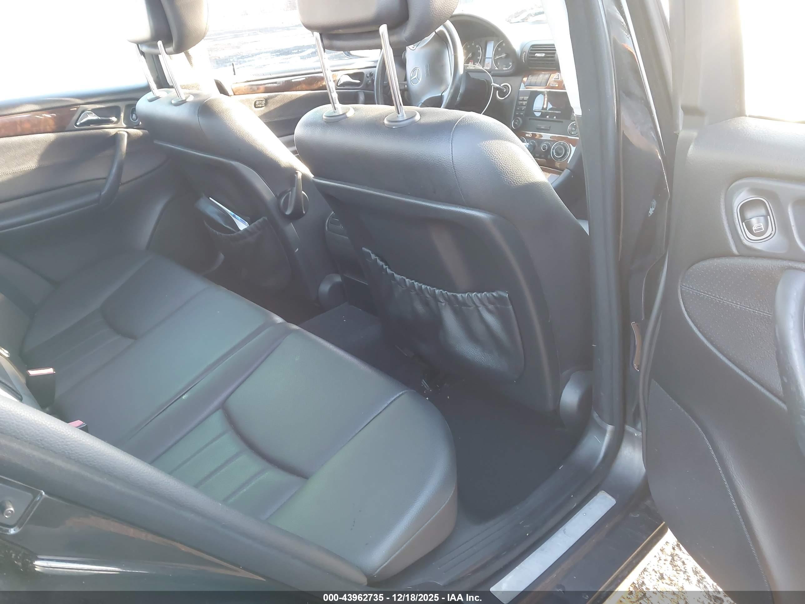 MERCEDES-BENZ C image 8