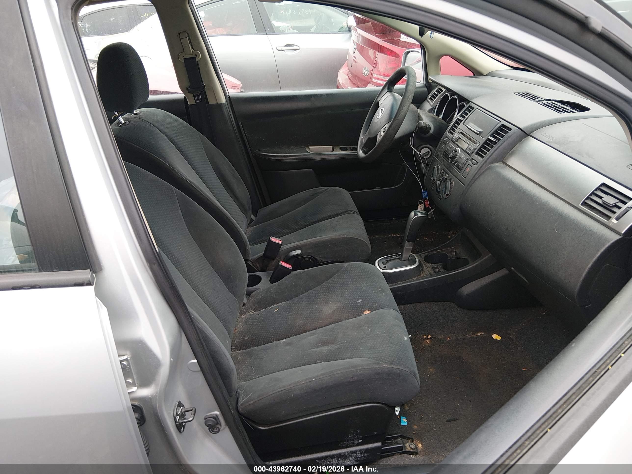 NISSAN VERSA image 5