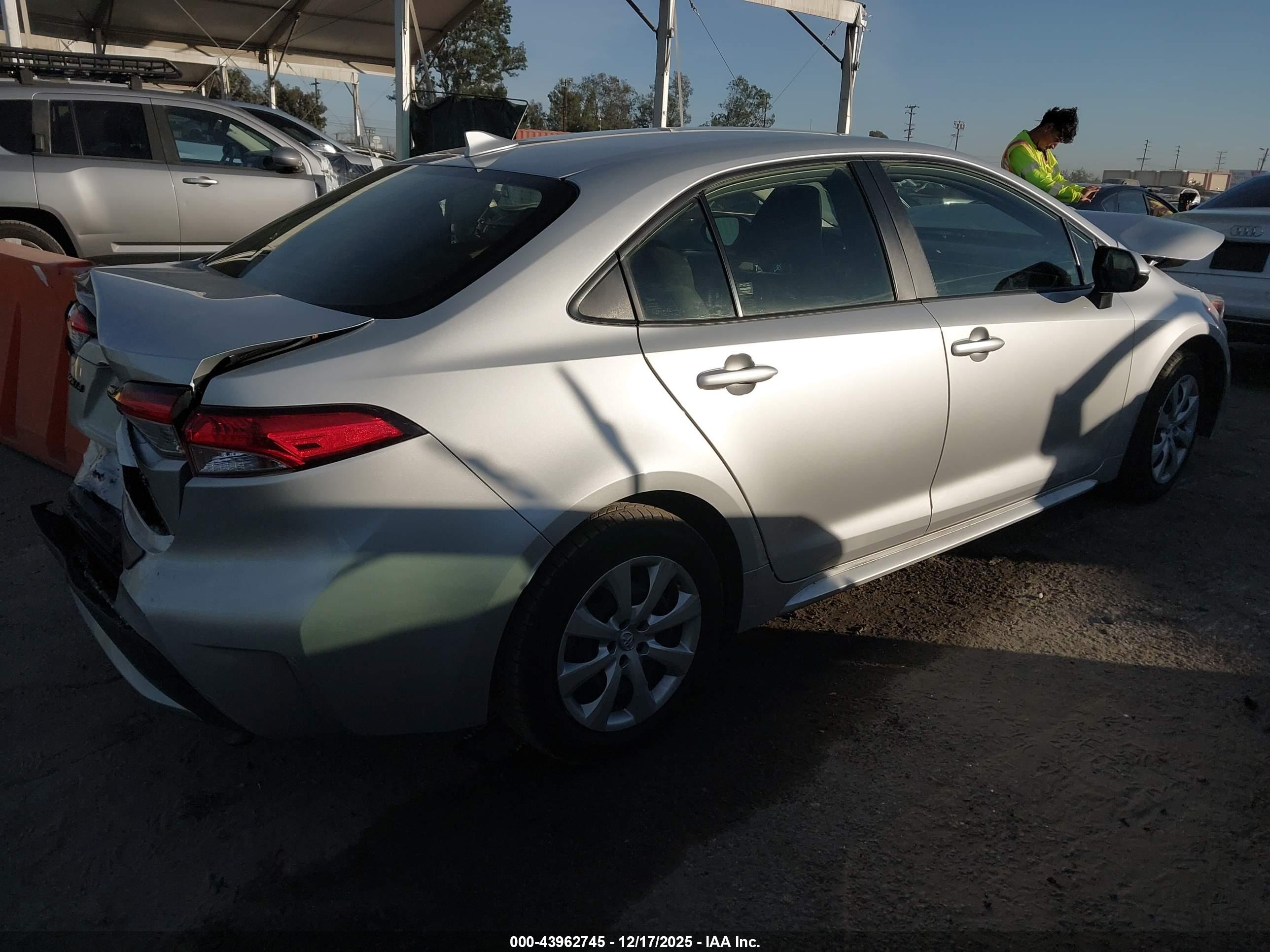 TOYOTA COROLLA image 4