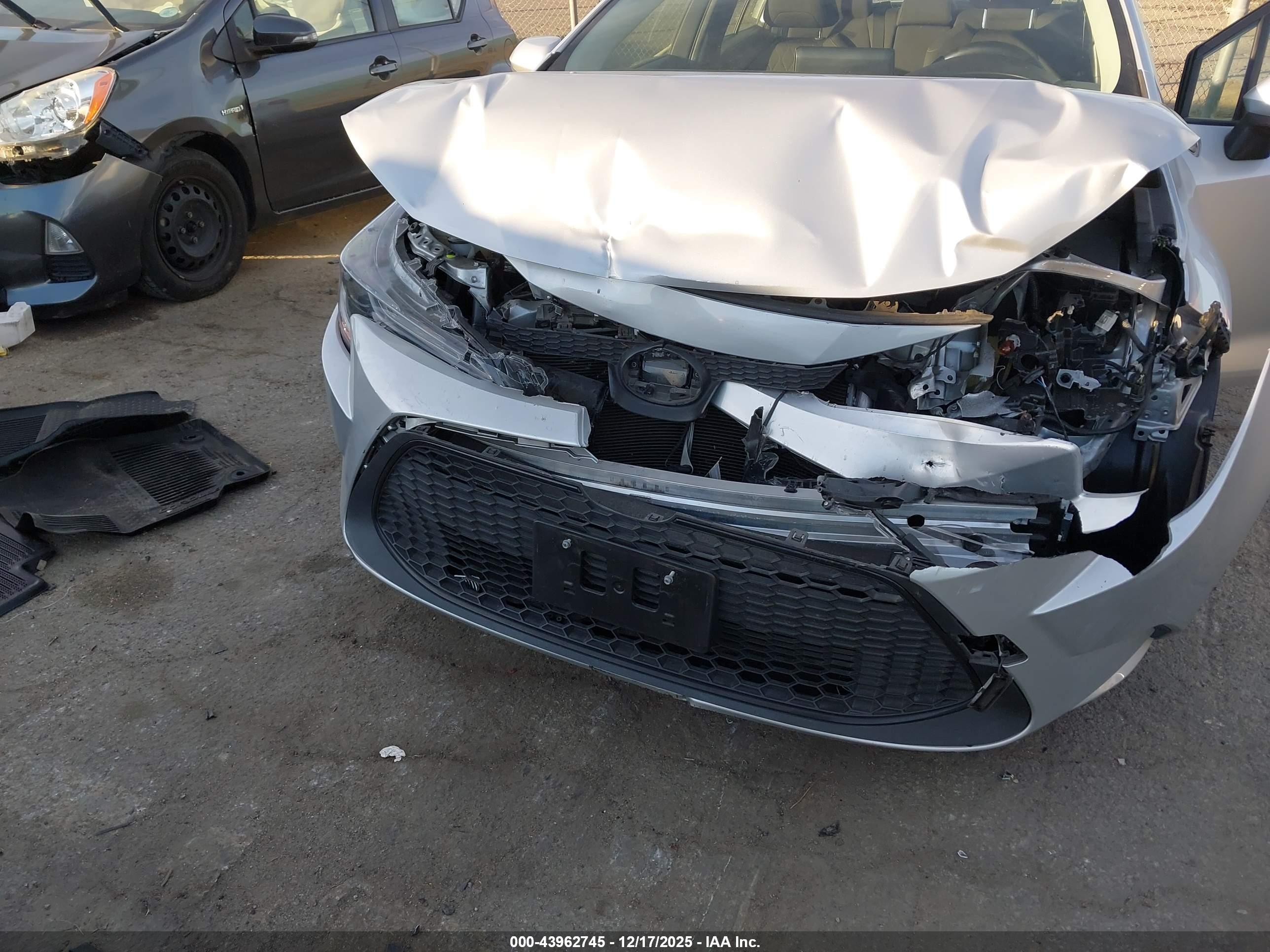 TOYOTA COROLLA image 6
