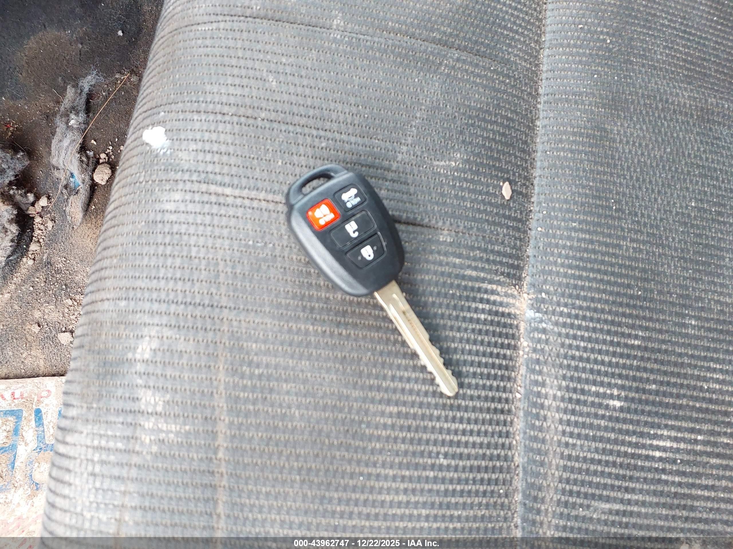 TOYOTA COROLLA image 11