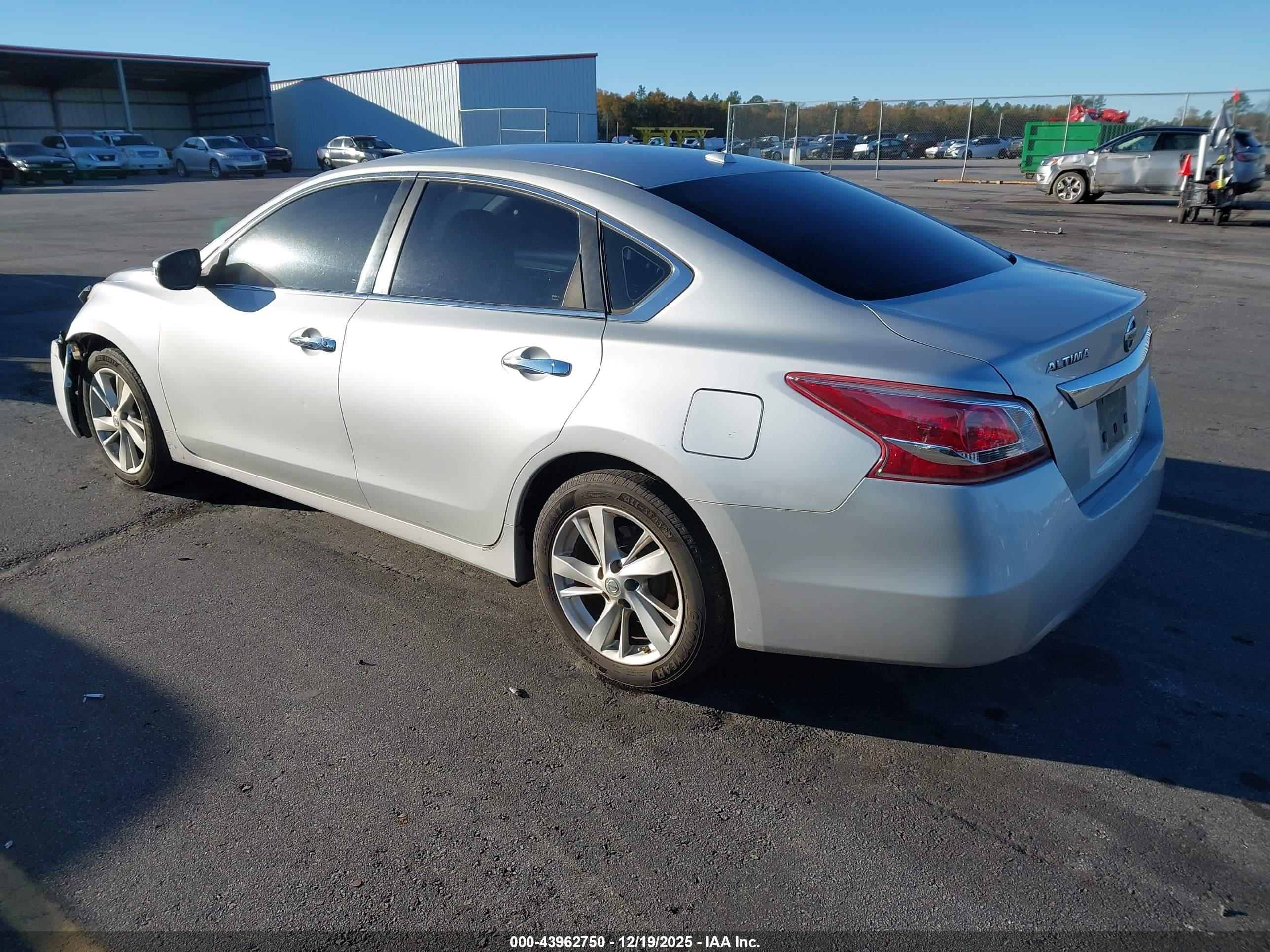 NISSAN ALTIMA image 3