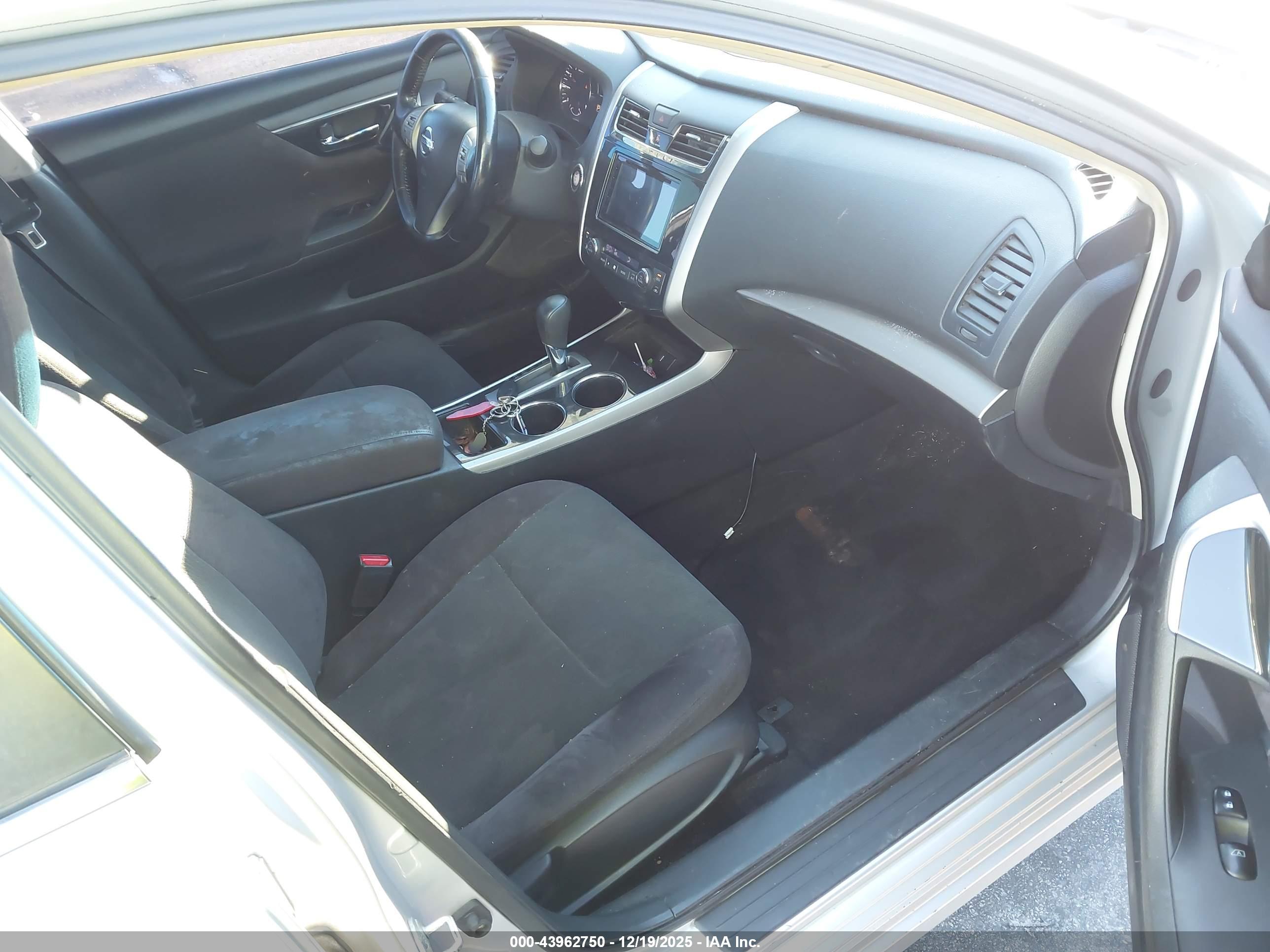 NISSAN ALTIMA image 5