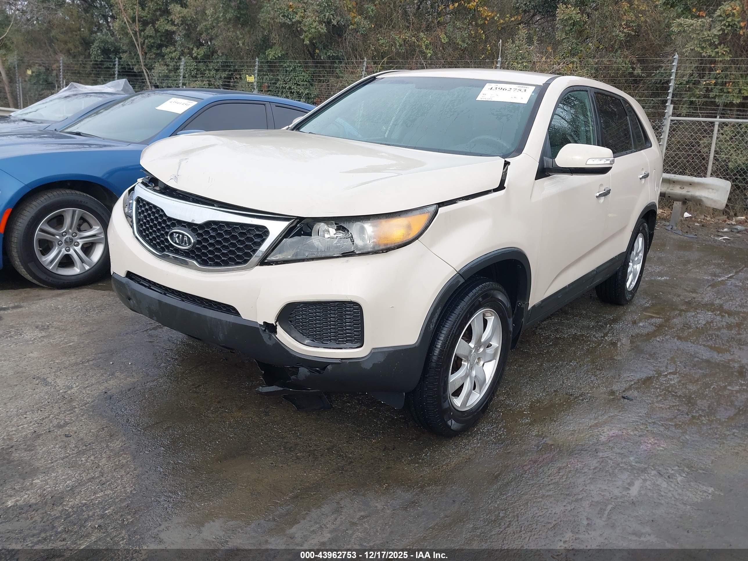 KIA SORENTO image 2