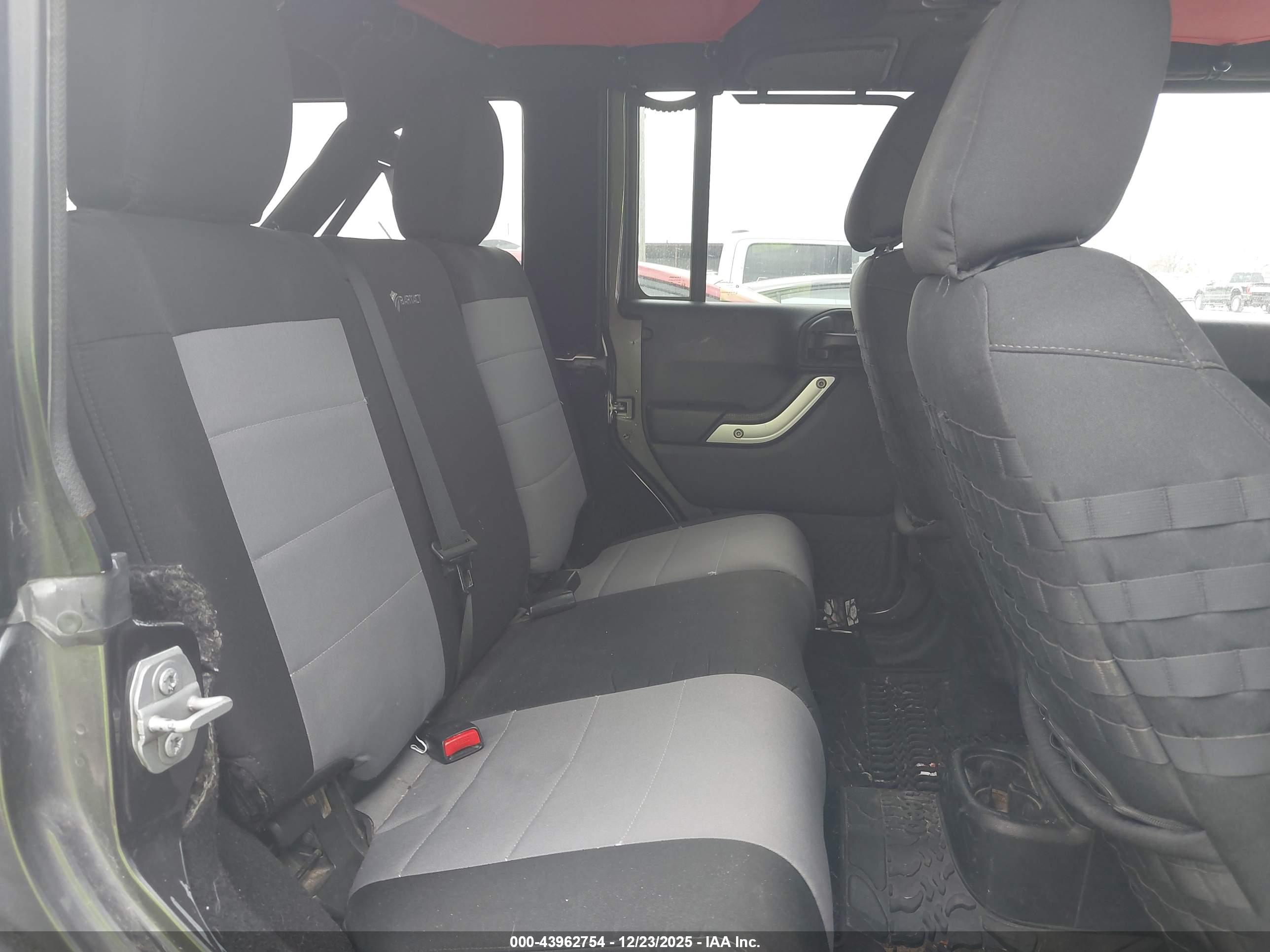 JEEP WRANGLER image 8