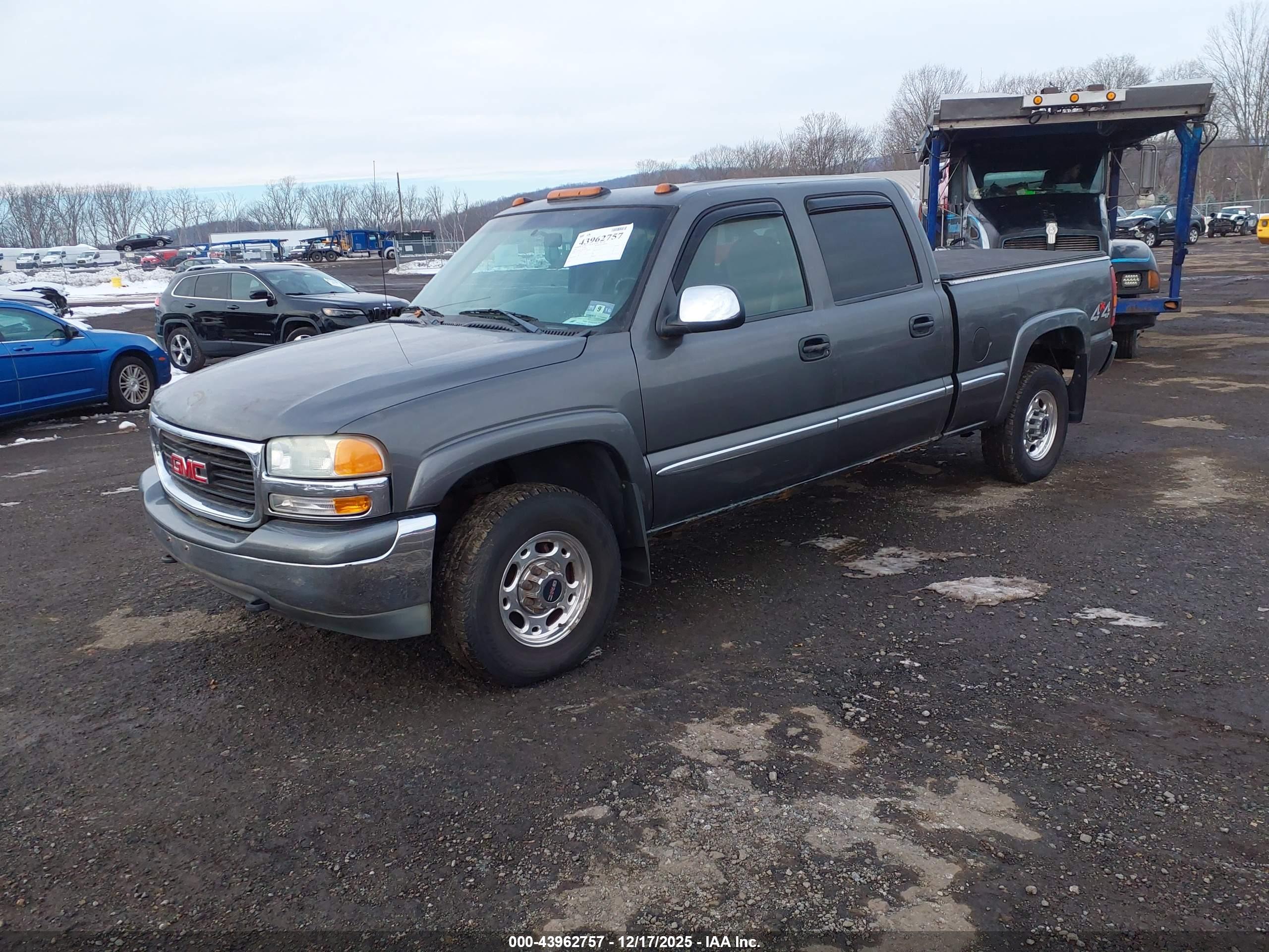 GMC SIERRA image 2