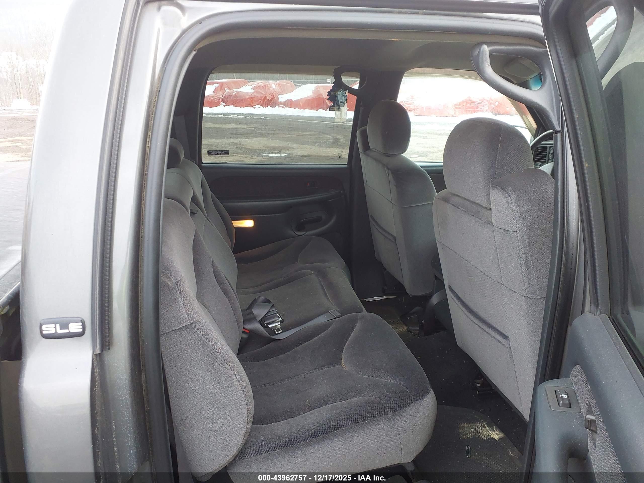 GMC SIERRA image 8