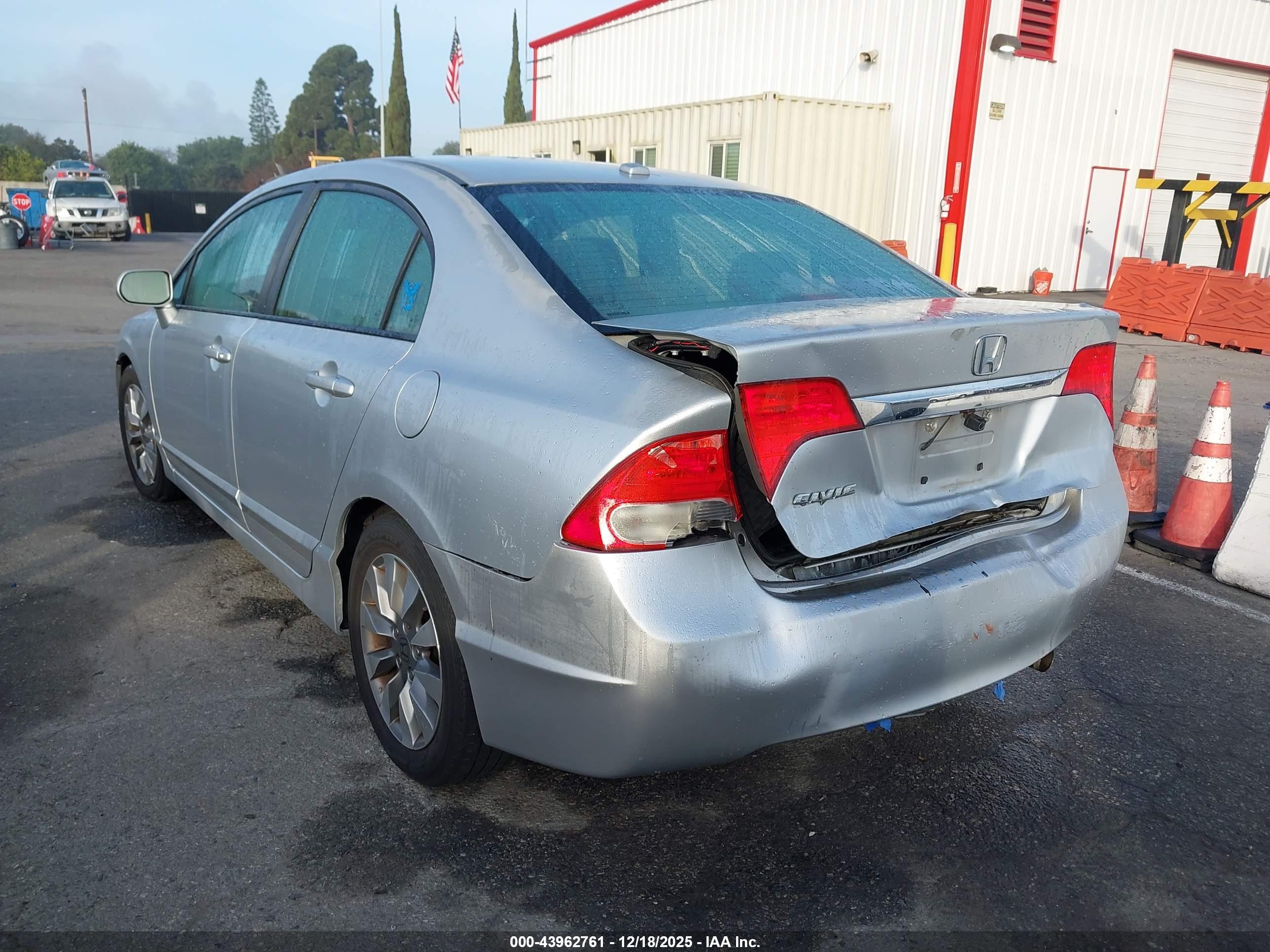 HONDA CIVIC image 3
