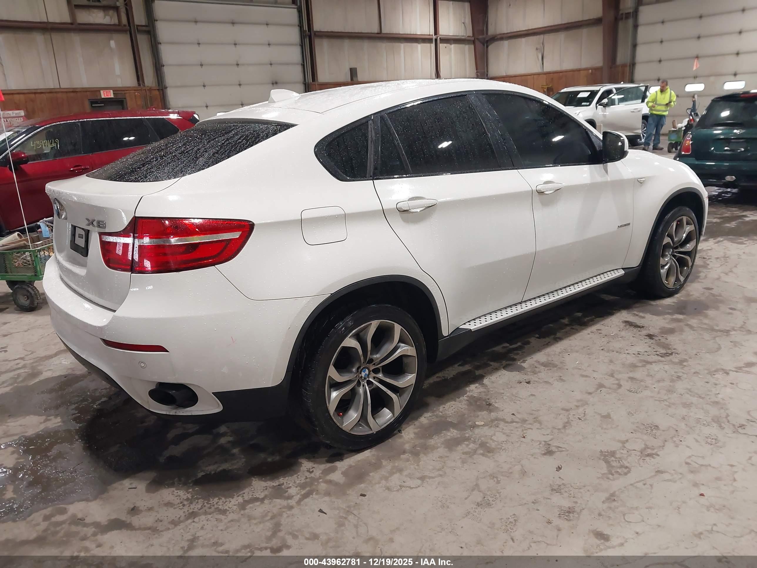 BMW X6 image 4