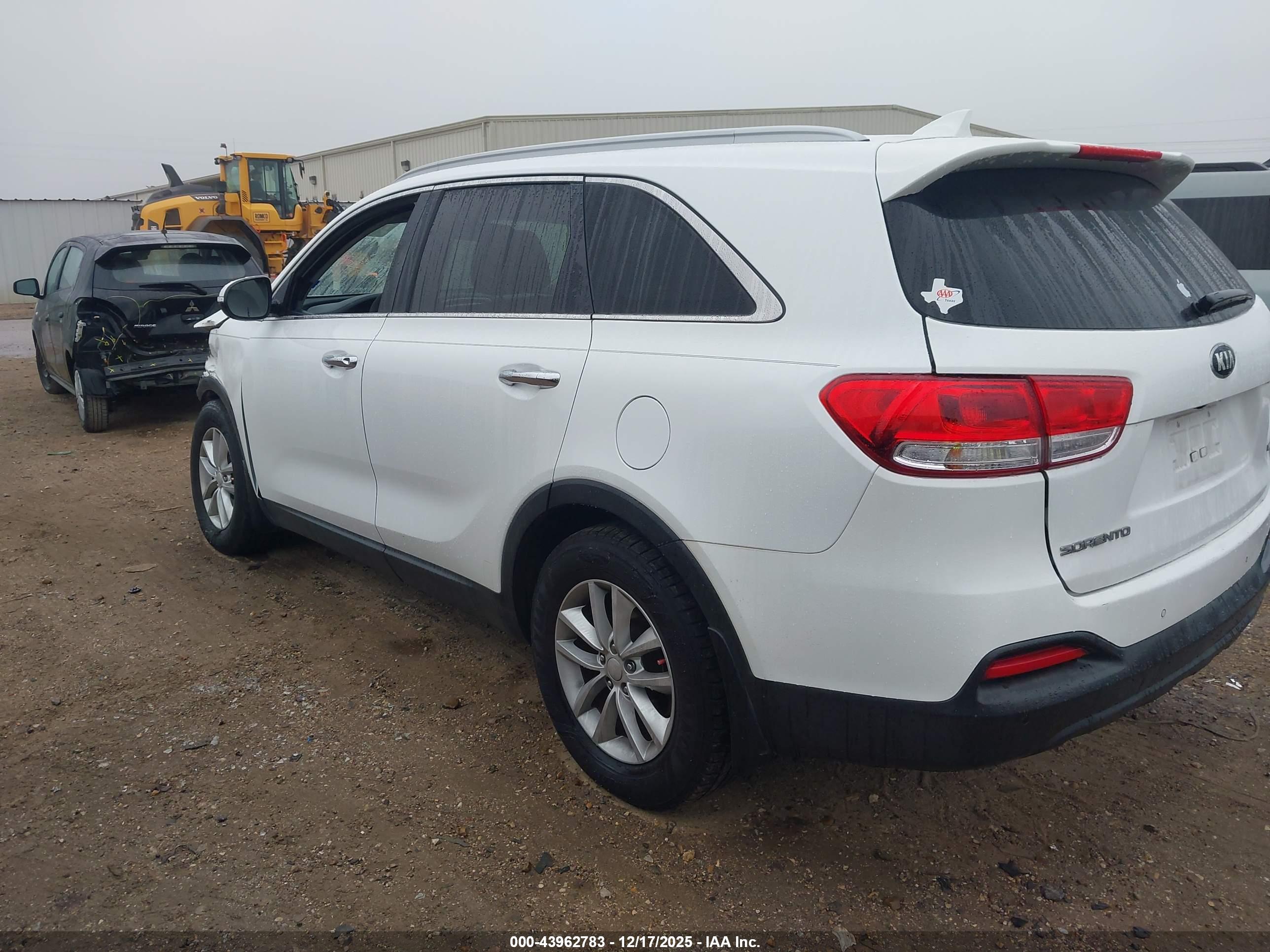 KIA SORENTO image 3