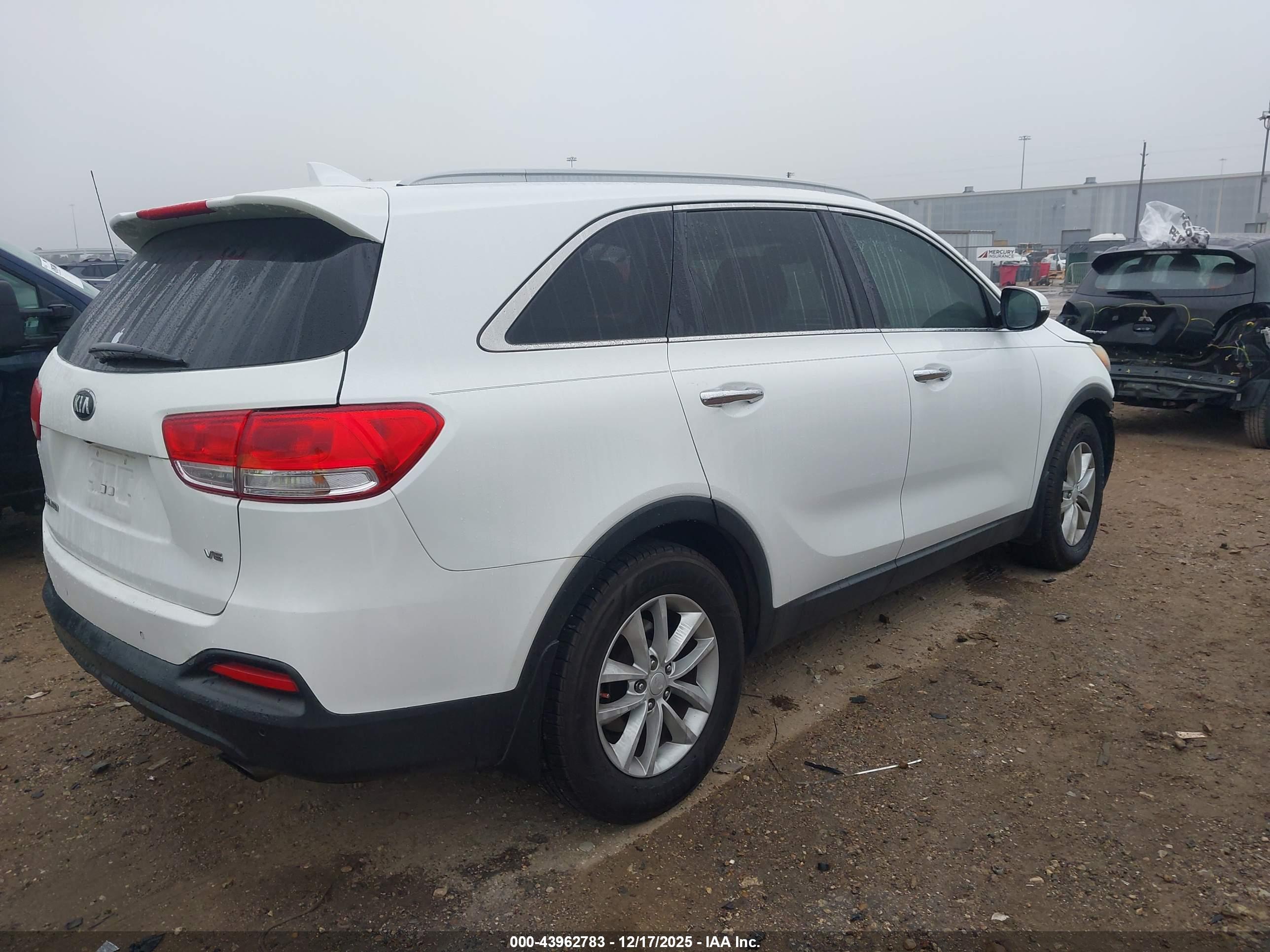 KIA SORENTO image 4