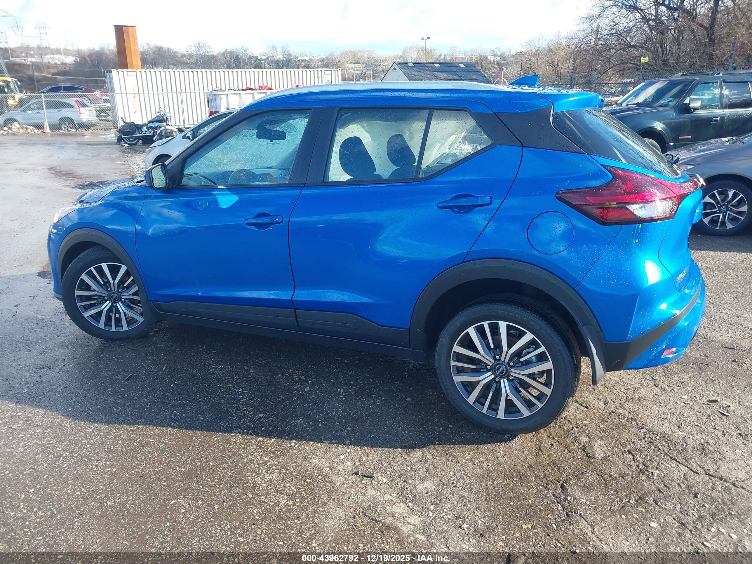 NISSAN KICKS image 3