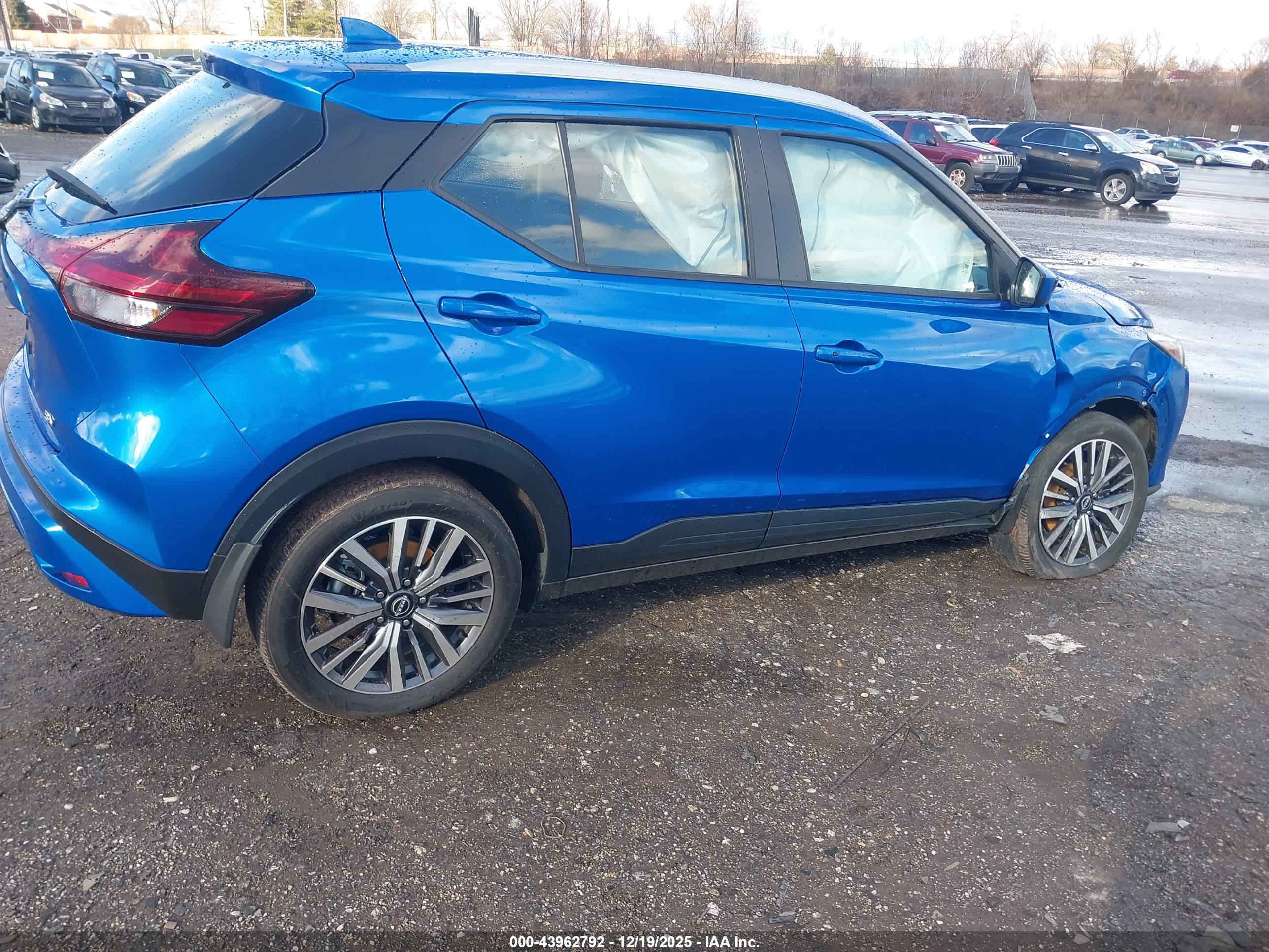 NISSAN KICKS image 4