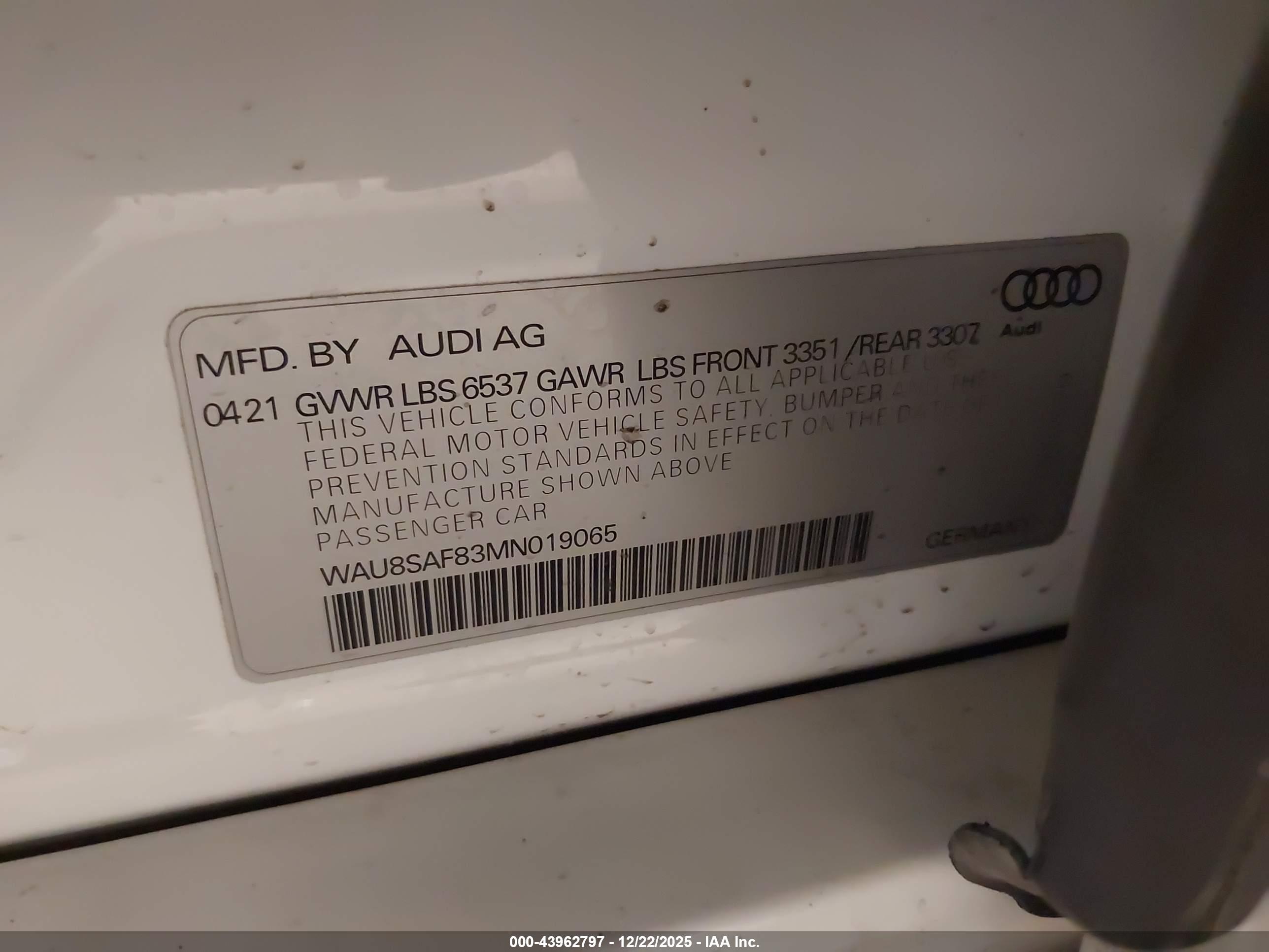 AUDI S8 image 9