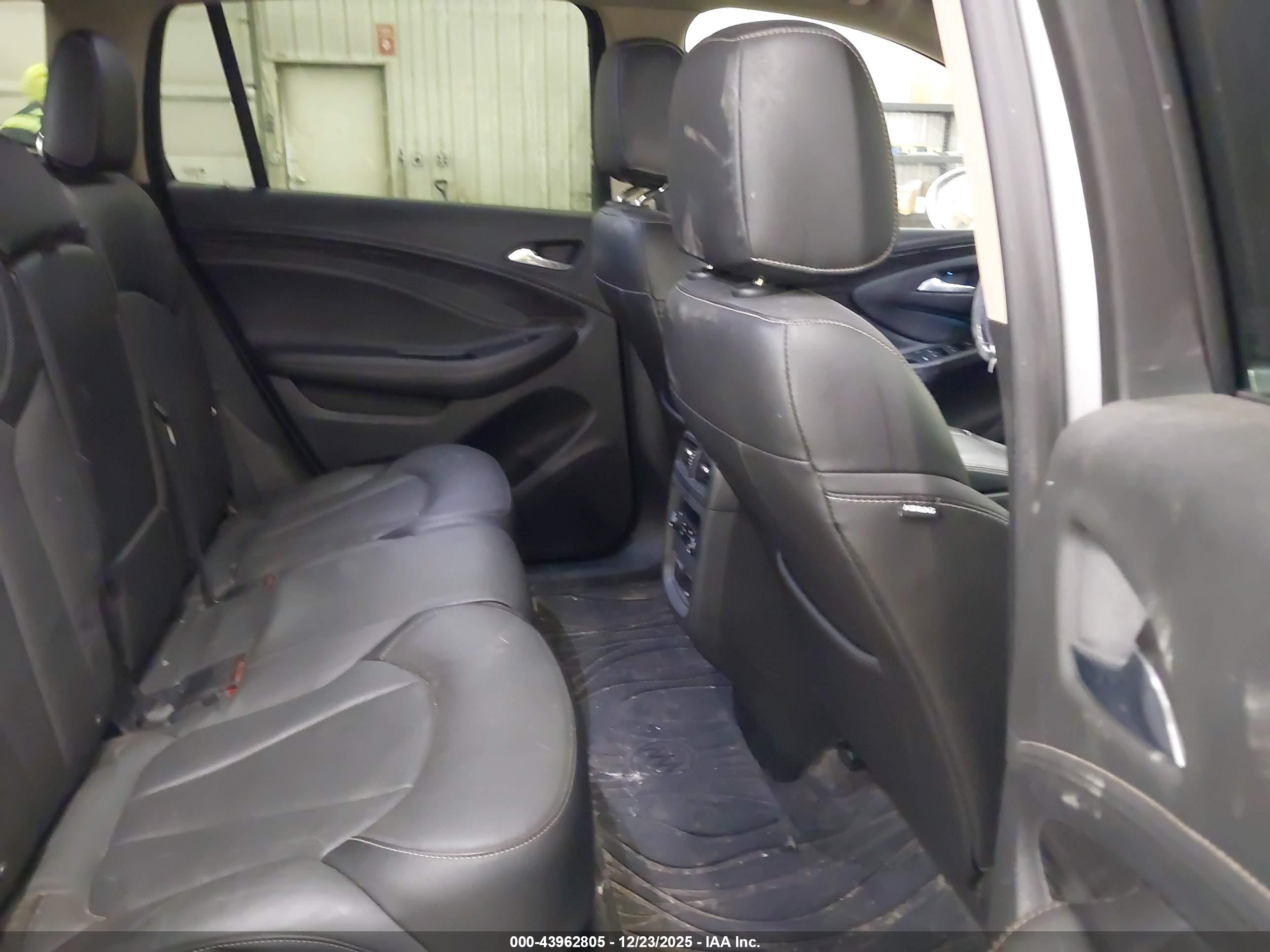 BUICK ENVISION image 8