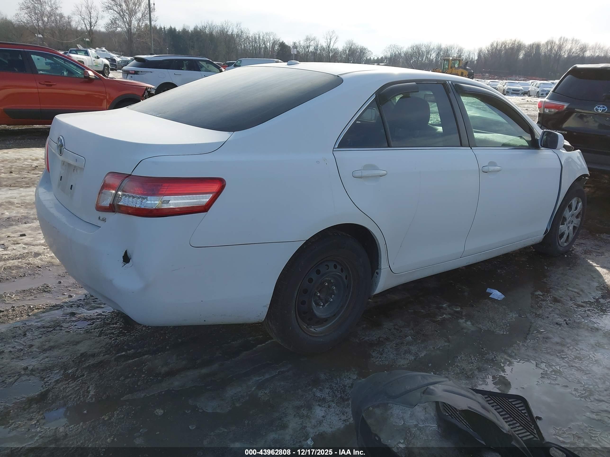 TOYOTA CAMRY image 4