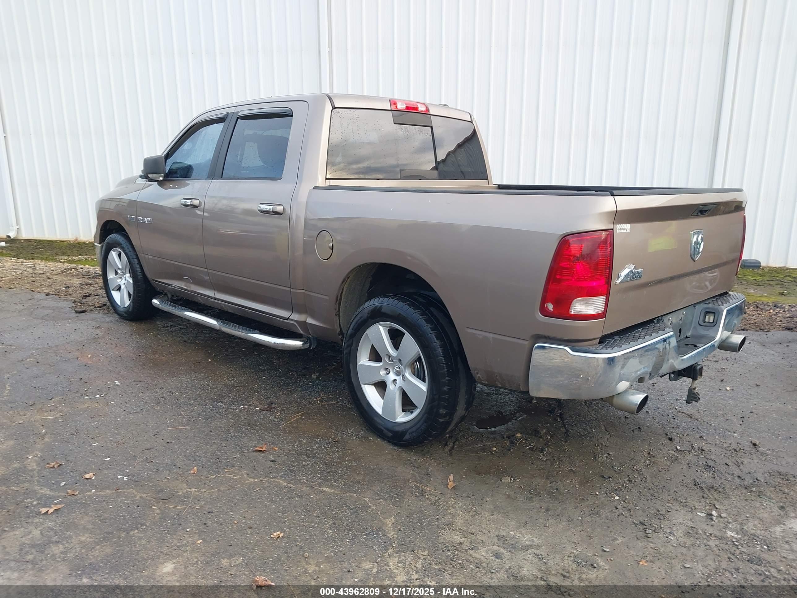 DODGE RAM image 3