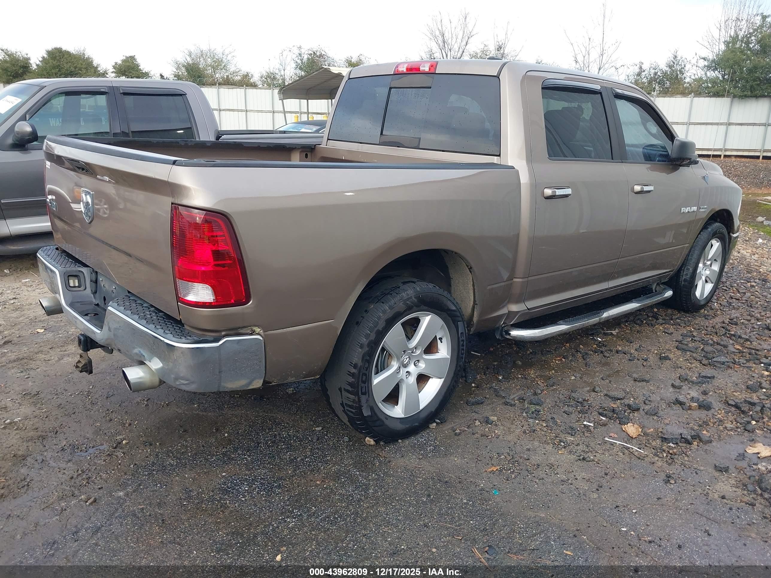 DODGE RAM image 4