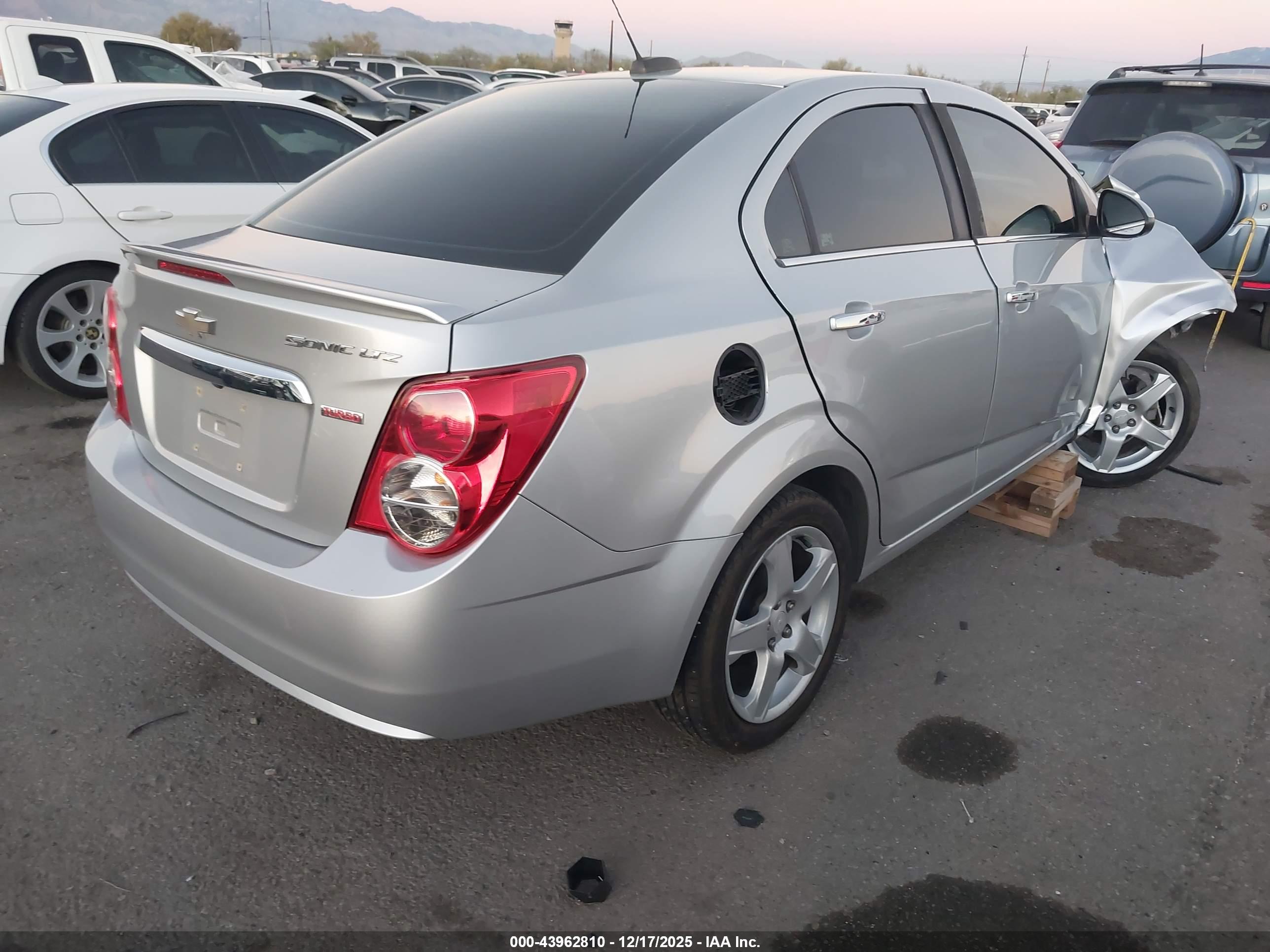CHEVROLET SONIC image 4