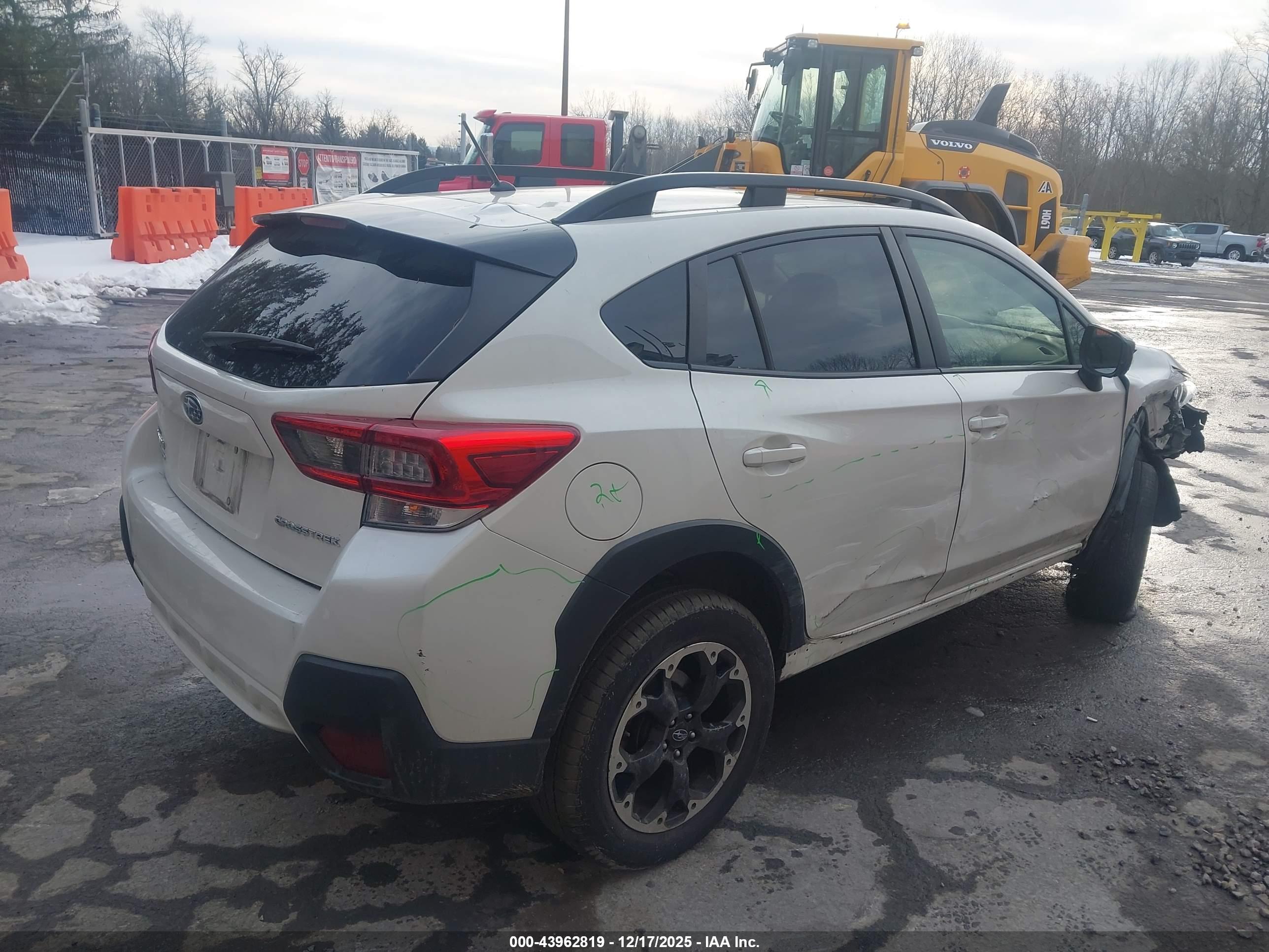 SUBARU CROSSTREK image 4
