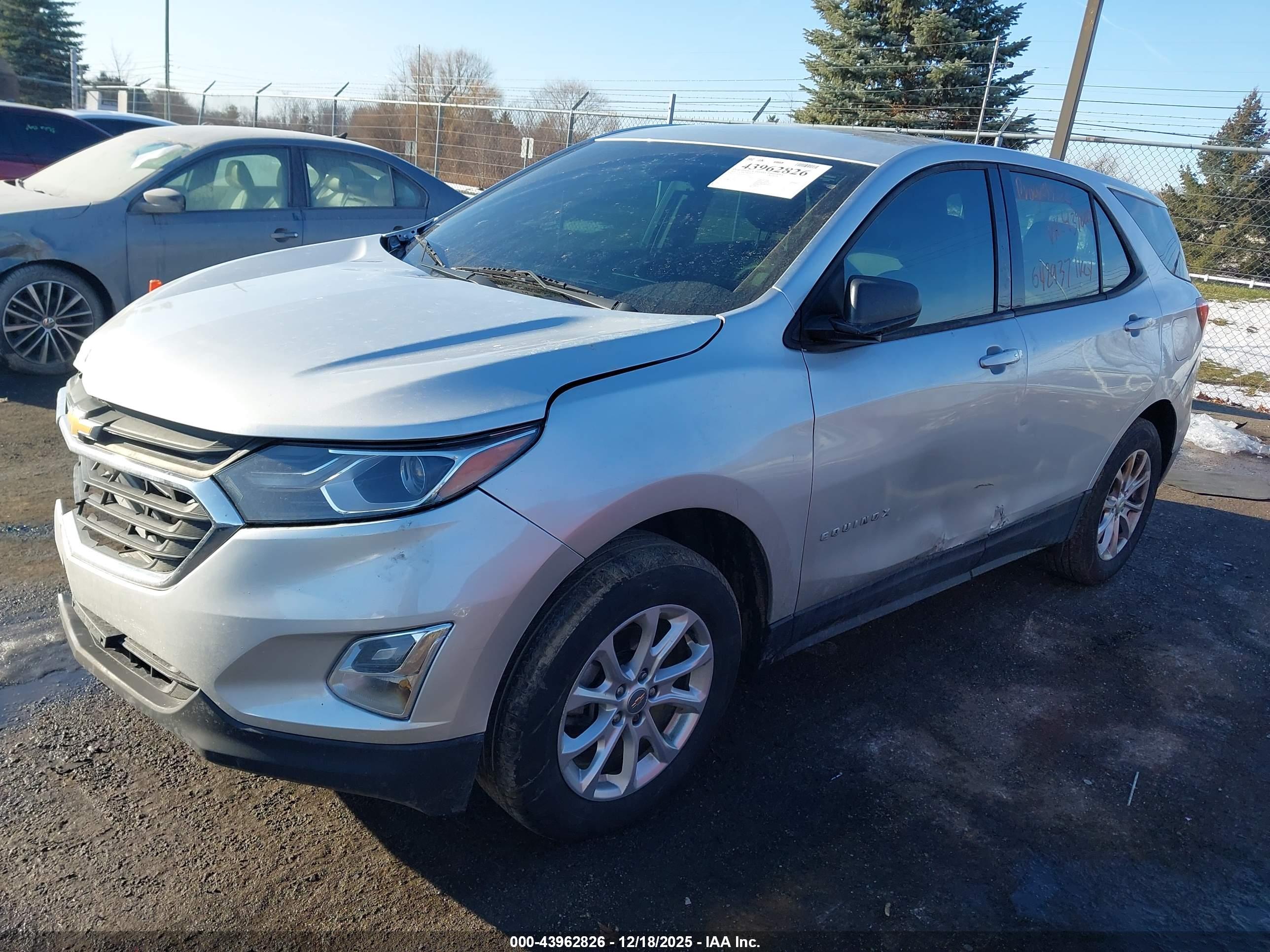 CHEVROLET EQUINOX image 2
