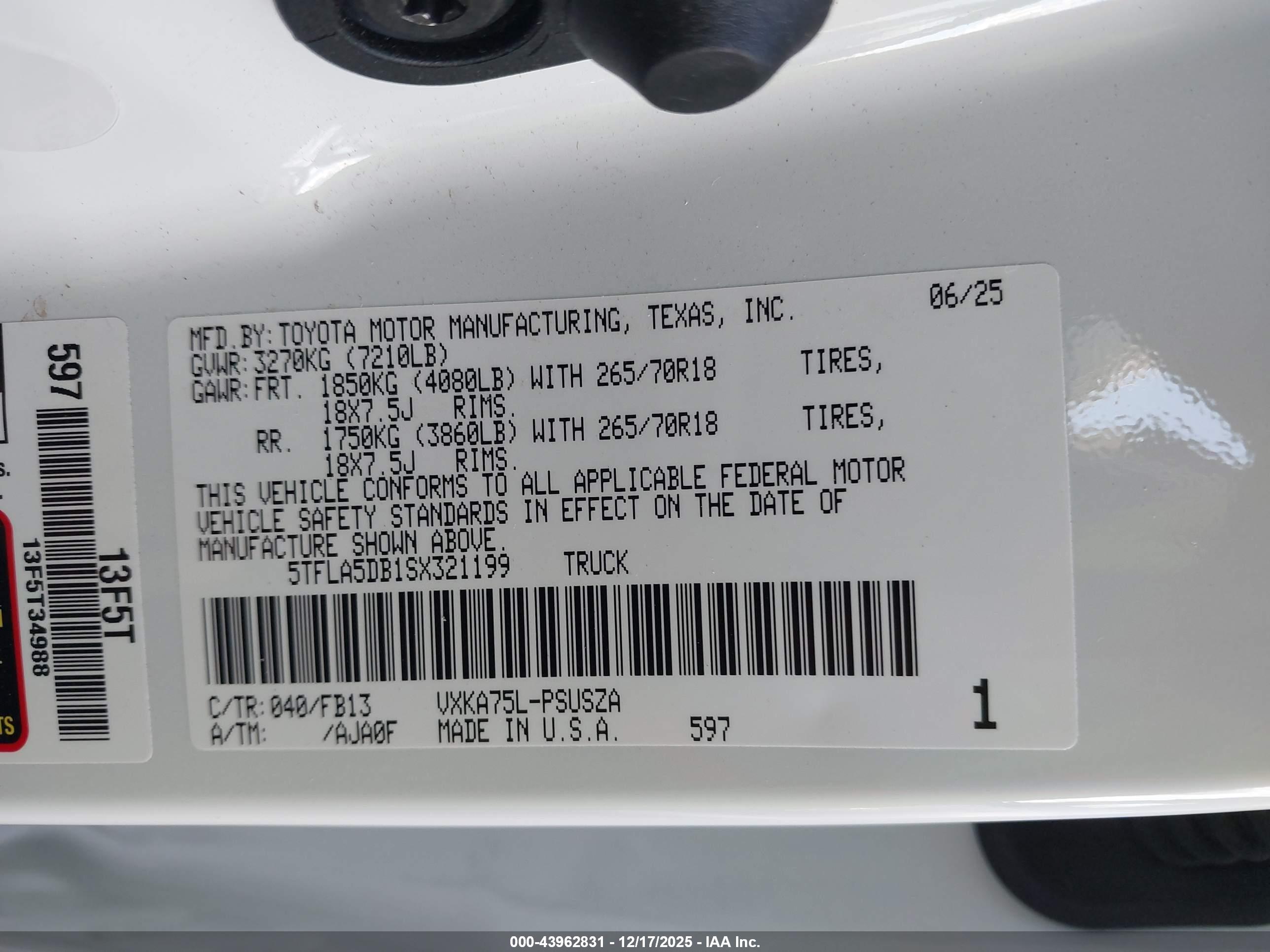 TOYOTA TUNDRA image 9