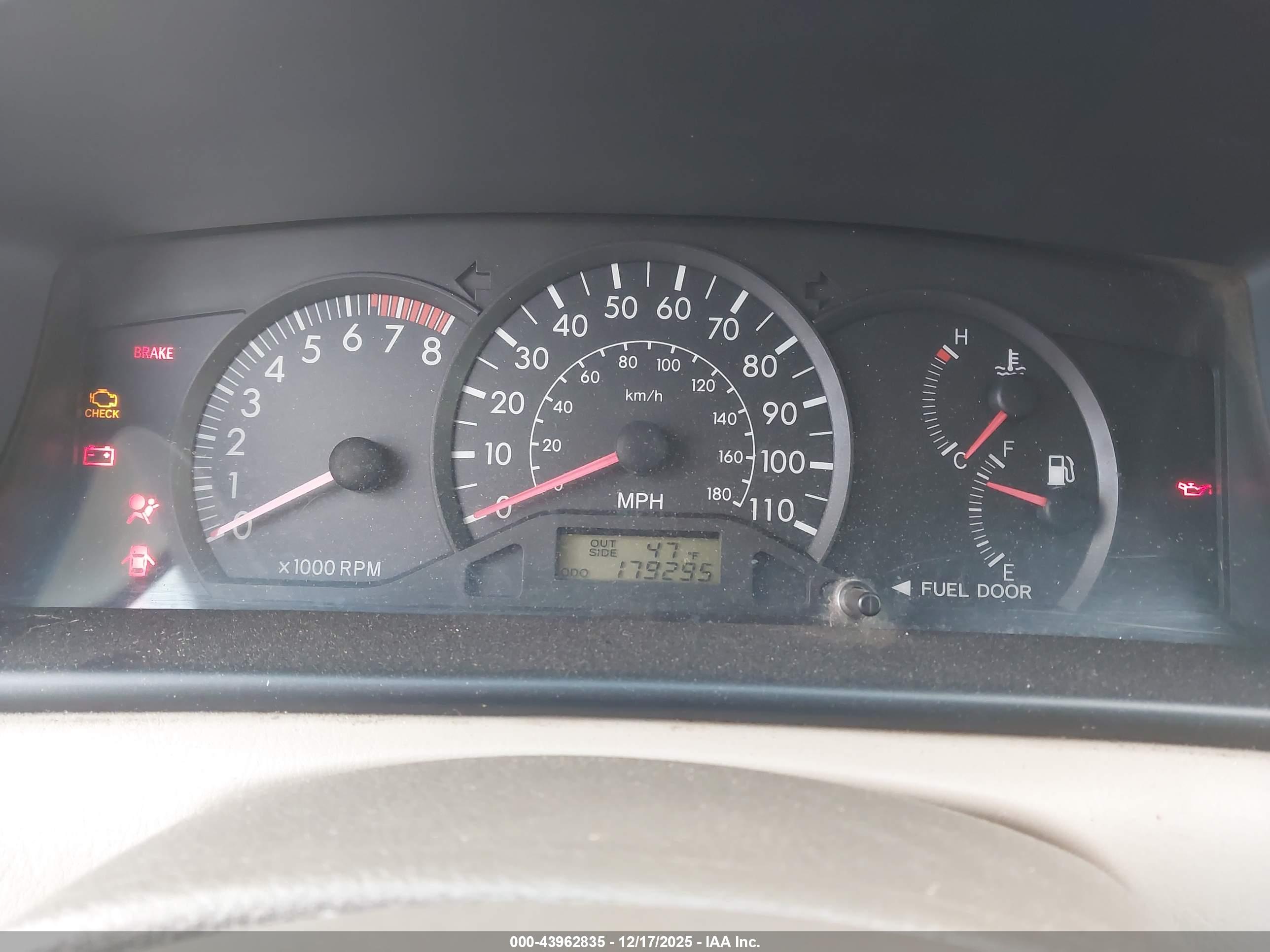 TOYOTA COROLLA image 7