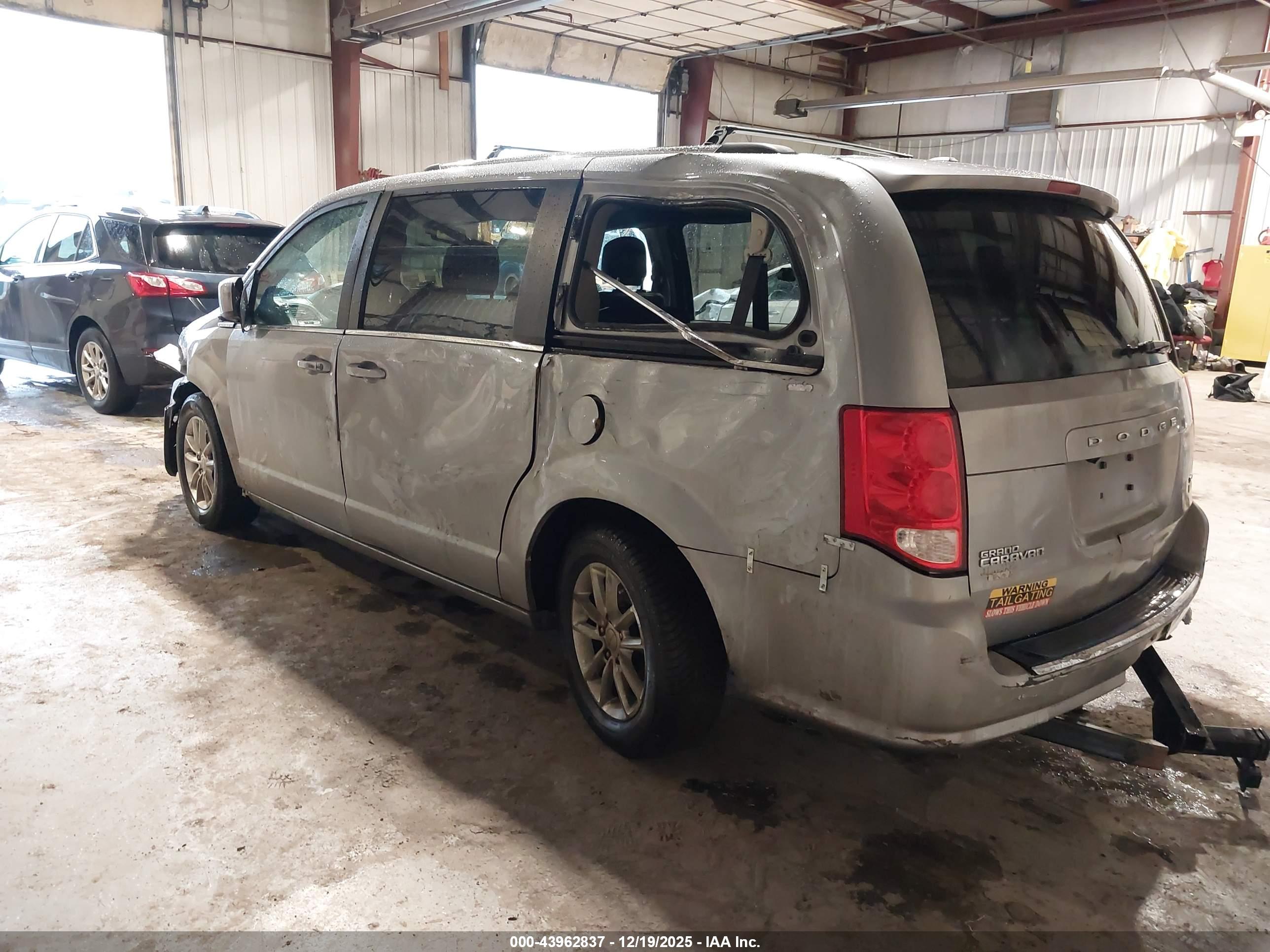 DODGE GRAND image 3
