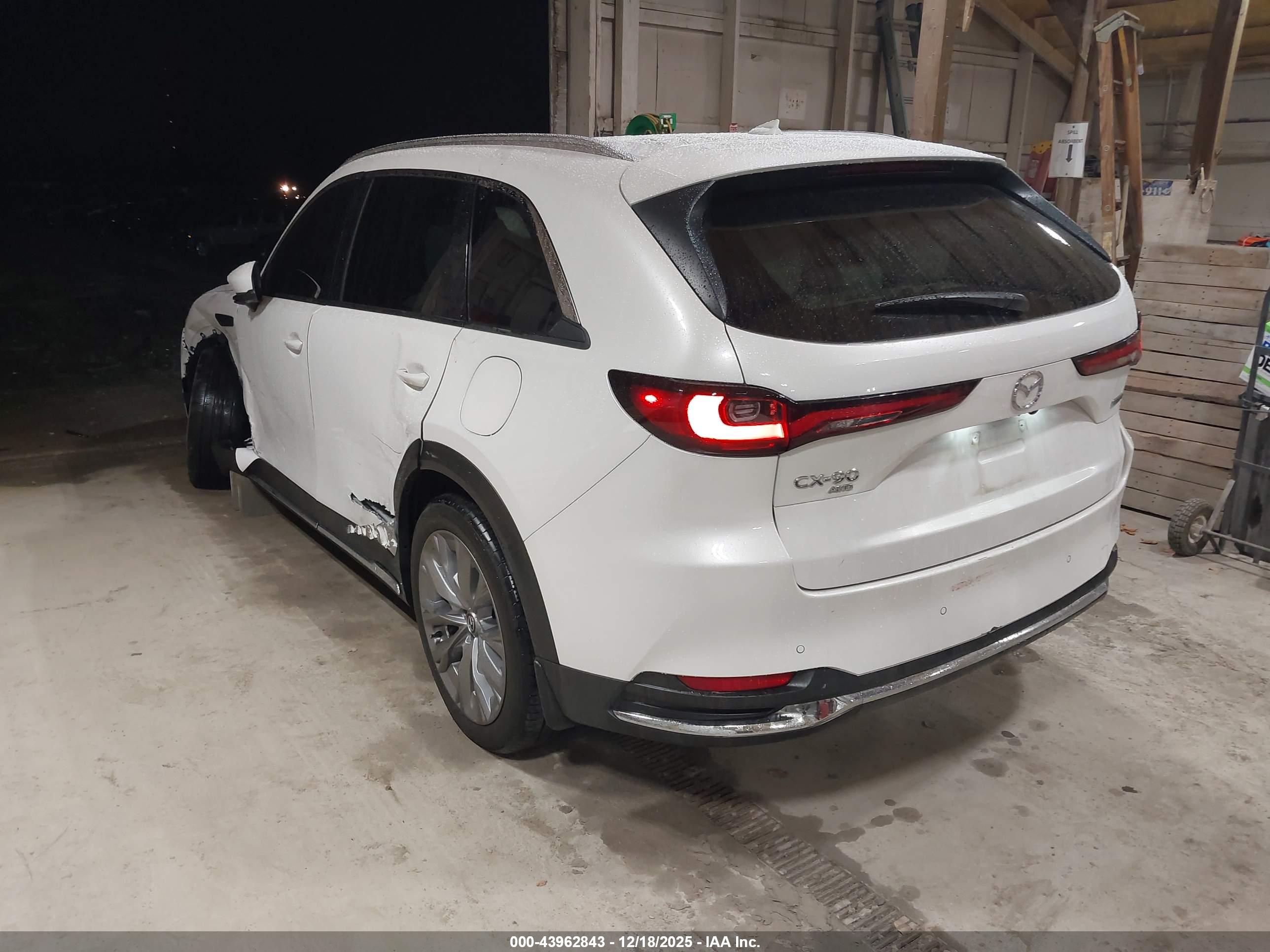 MAZDA CX-90 image 3