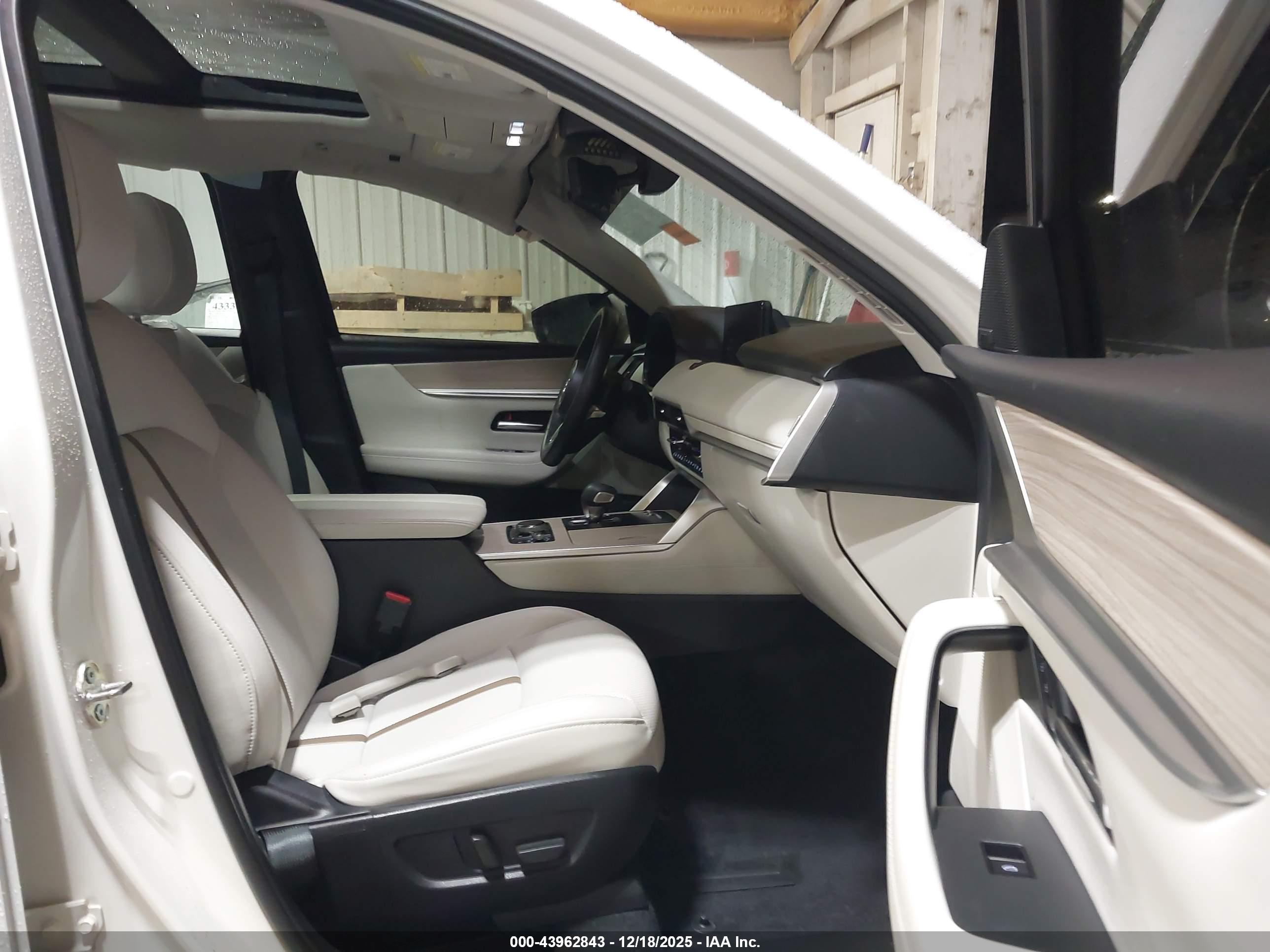 MAZDA CX-90 image 5