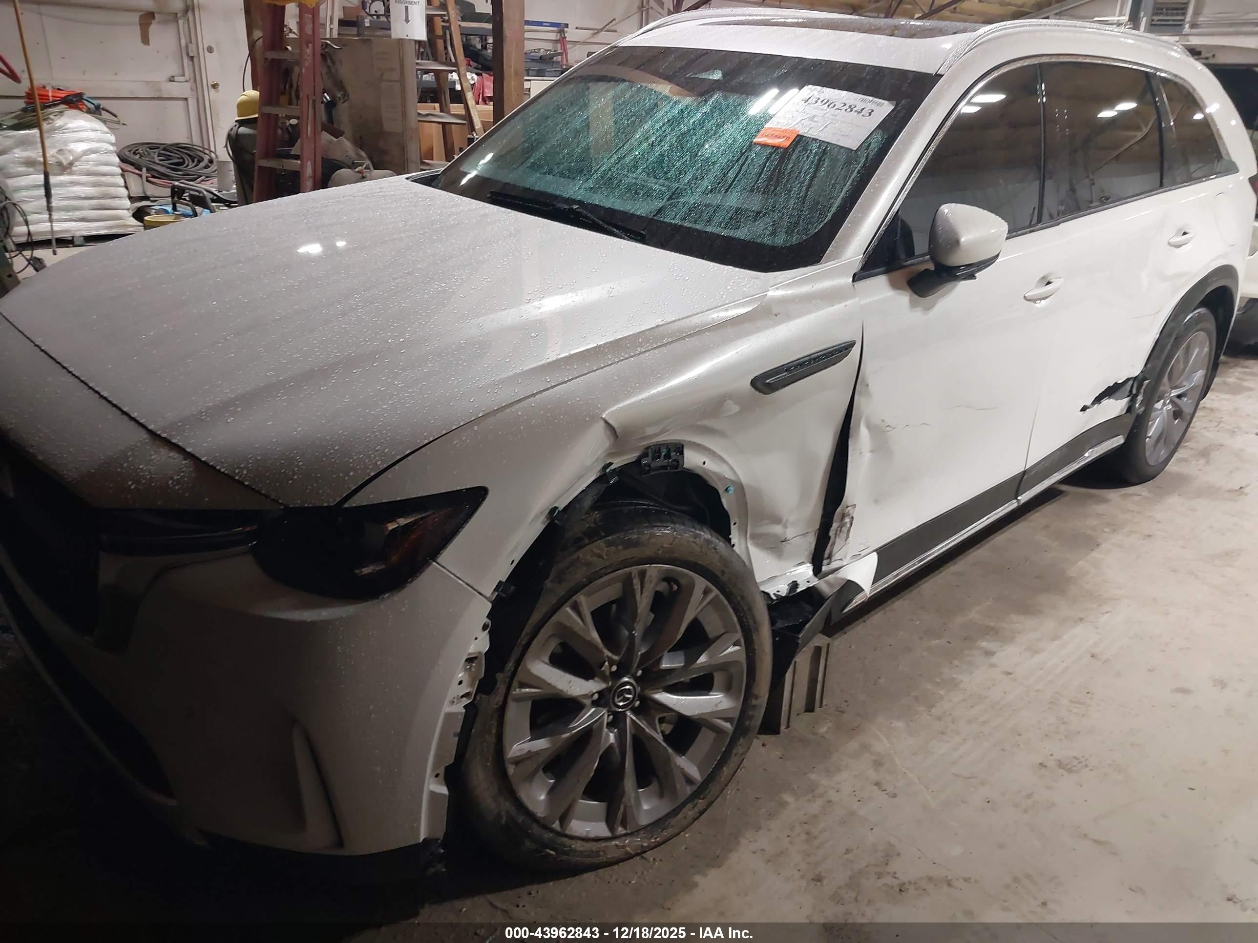 MAZDA CX-90 image 6