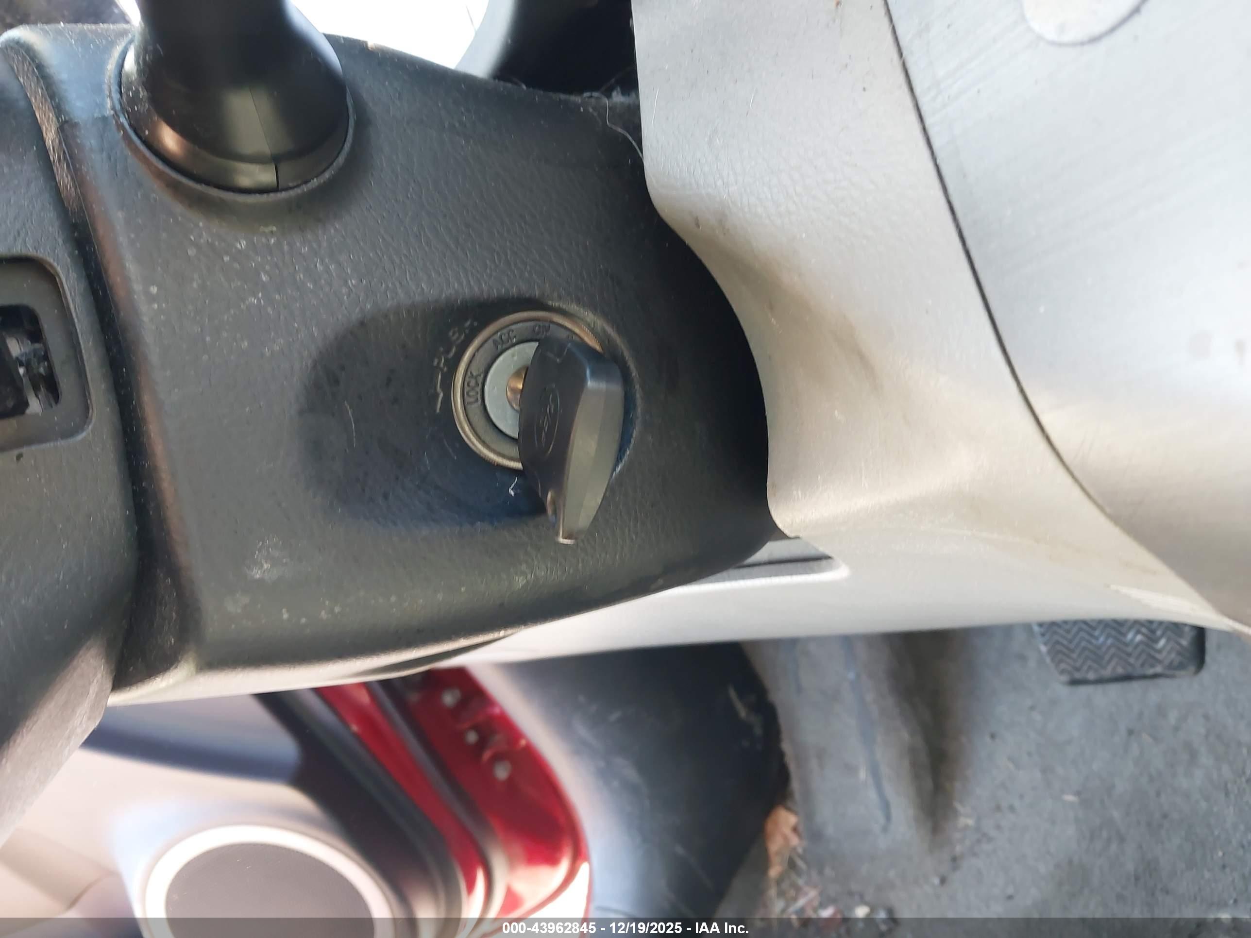 TOYOTA RAV4 image 11