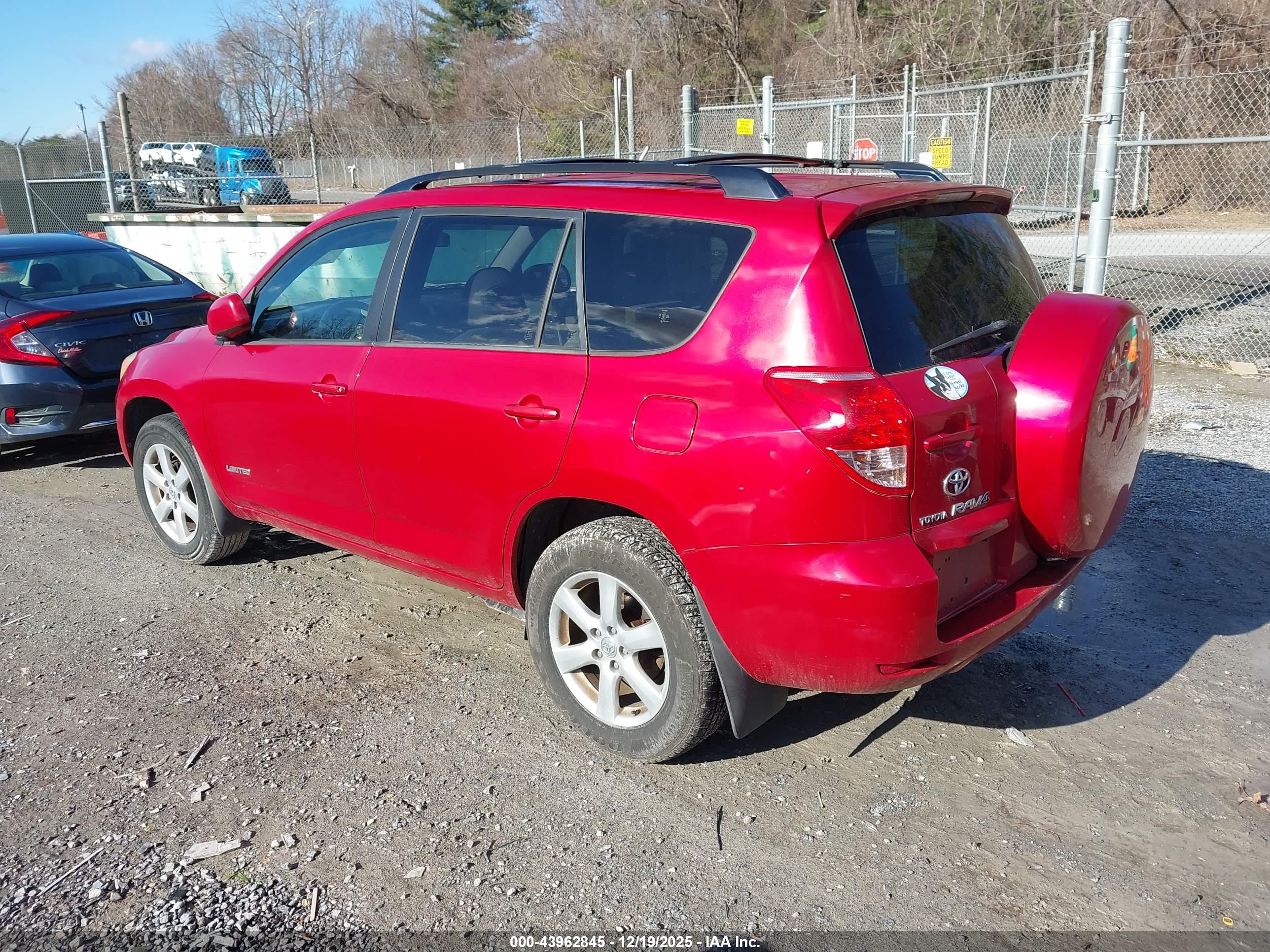 TOYOTA RAV4 image 3