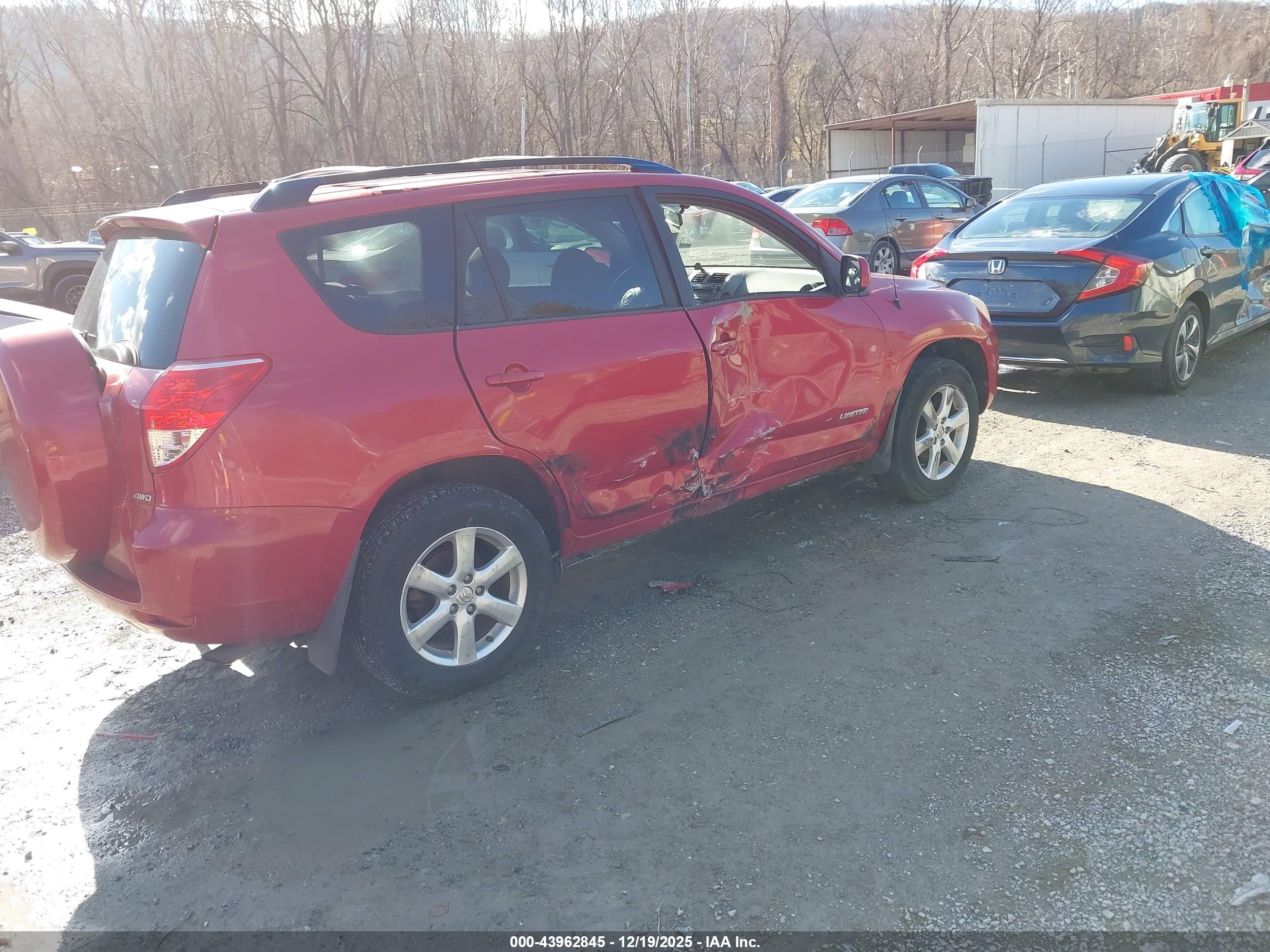 TOYOTA RAV4 image 4