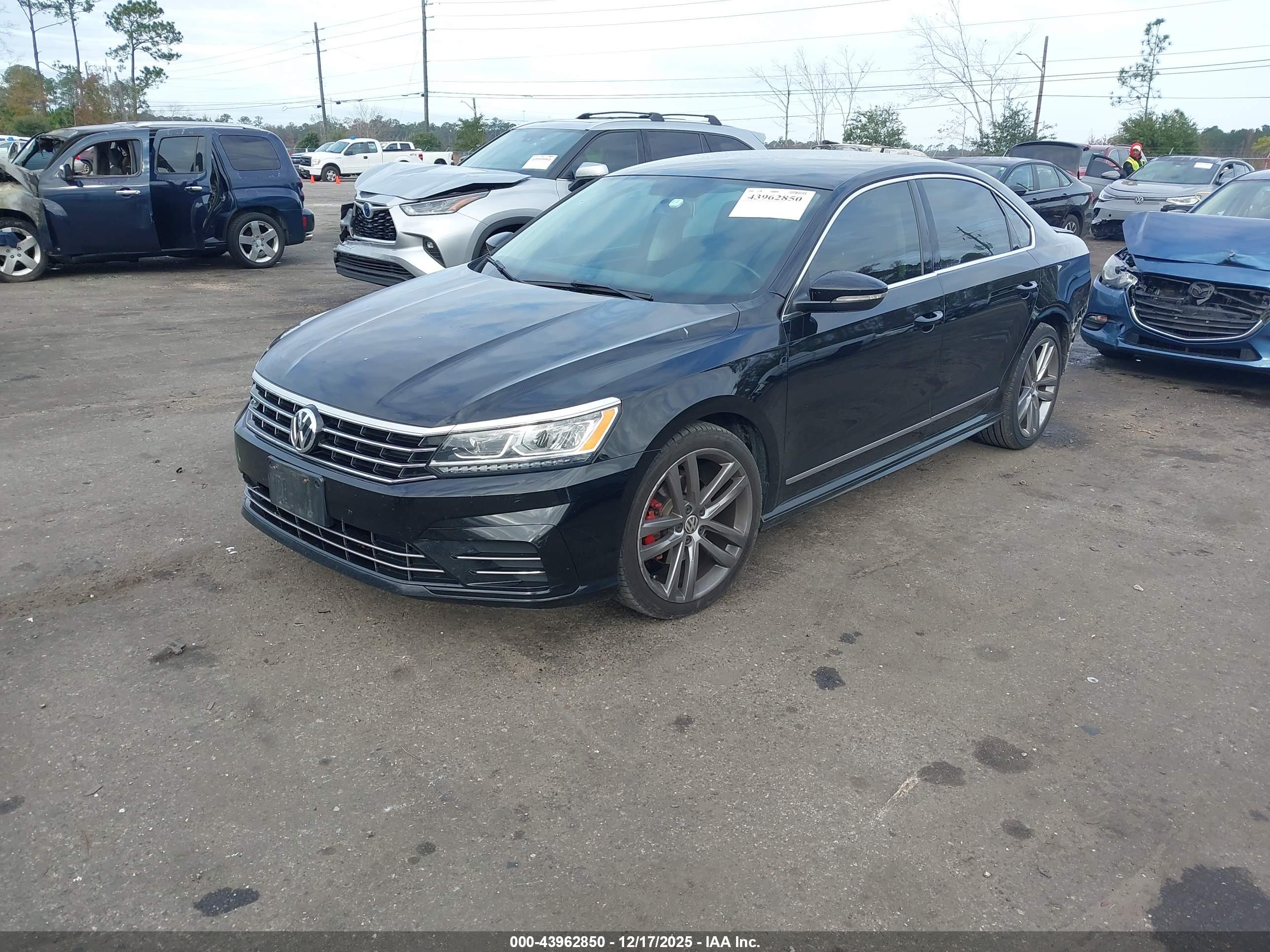 VOLKSWAGEN PASSAT image 2