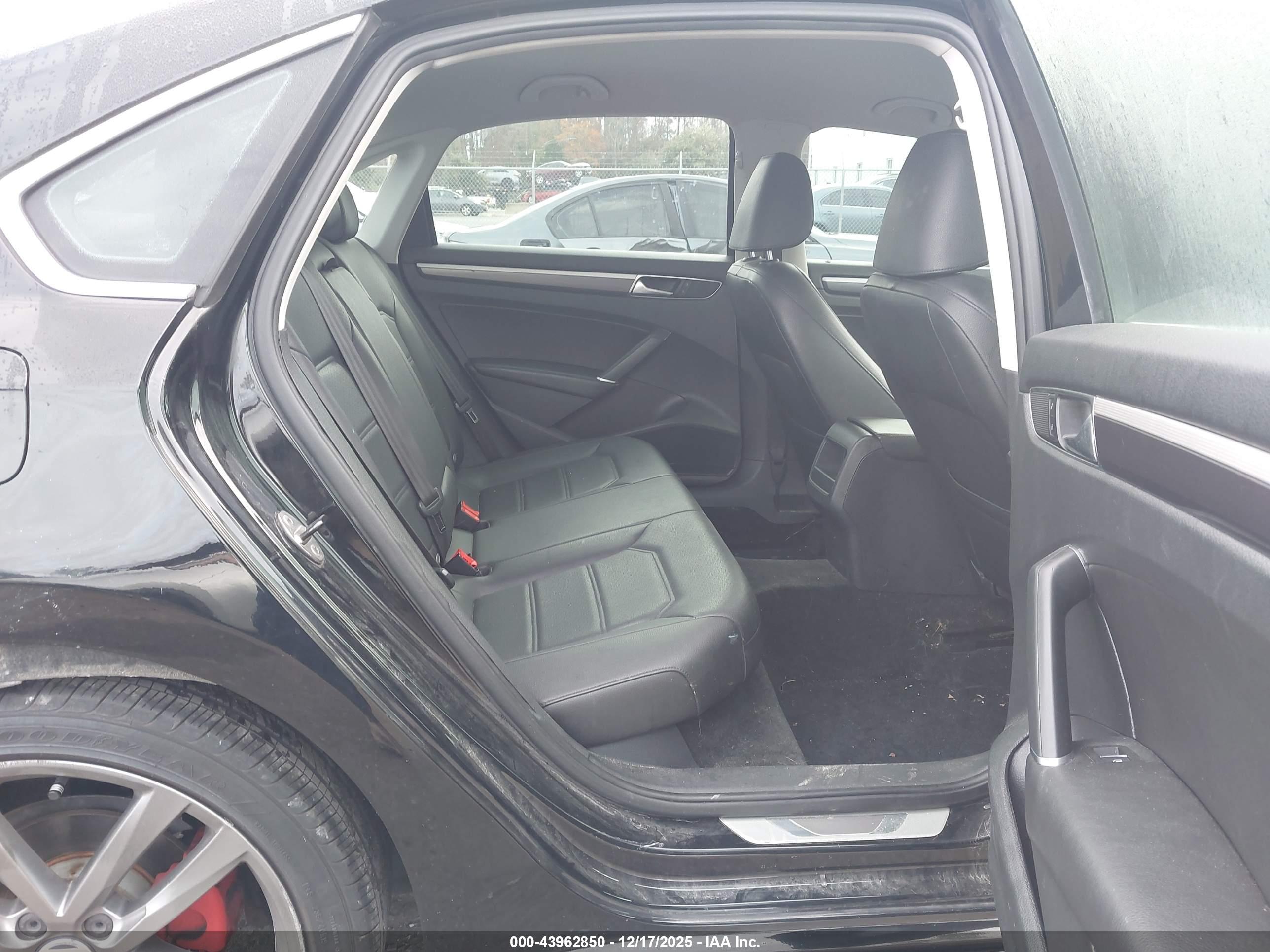 VOLKSWAGEN PASSAT image 8