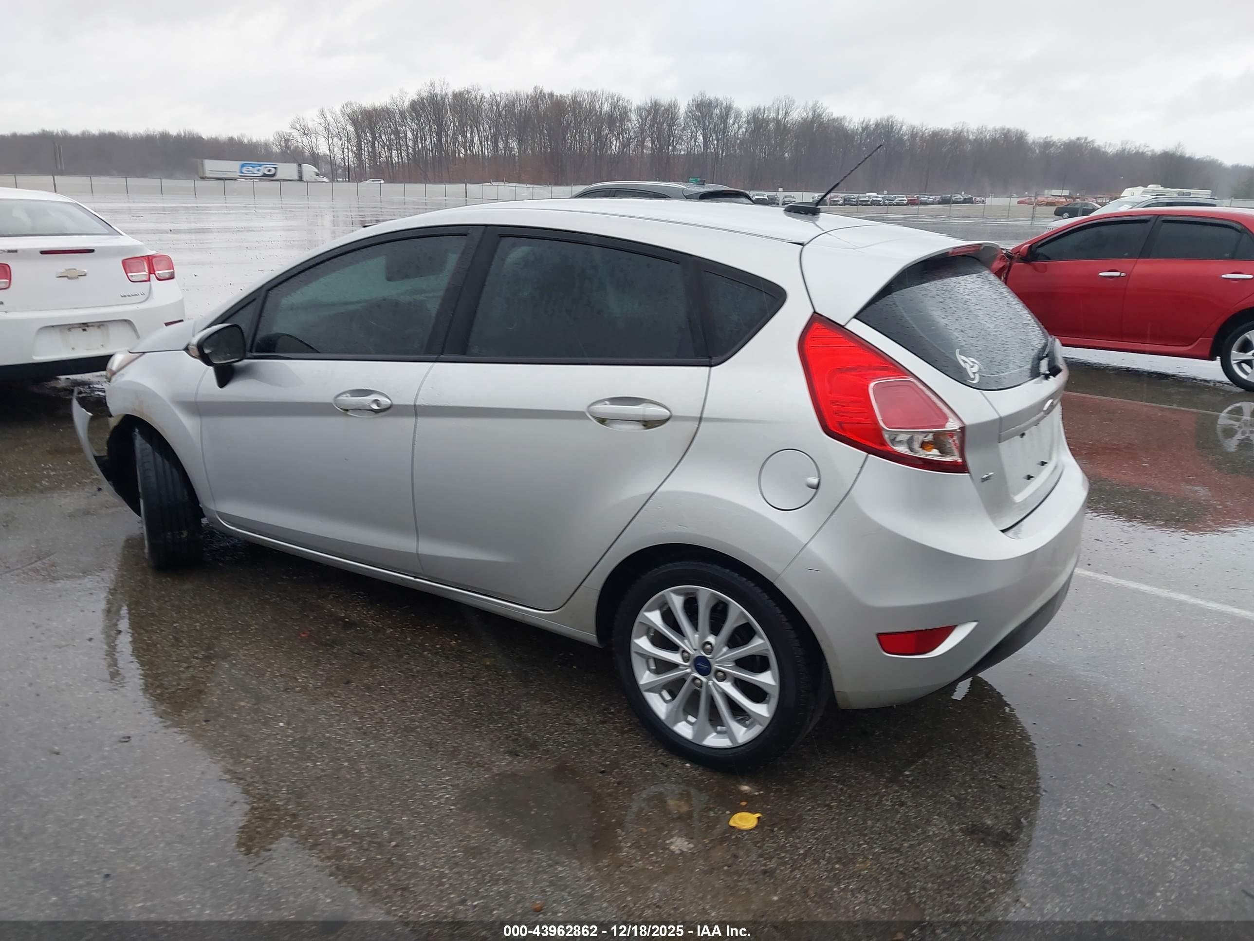 FORD FIESTA image 3