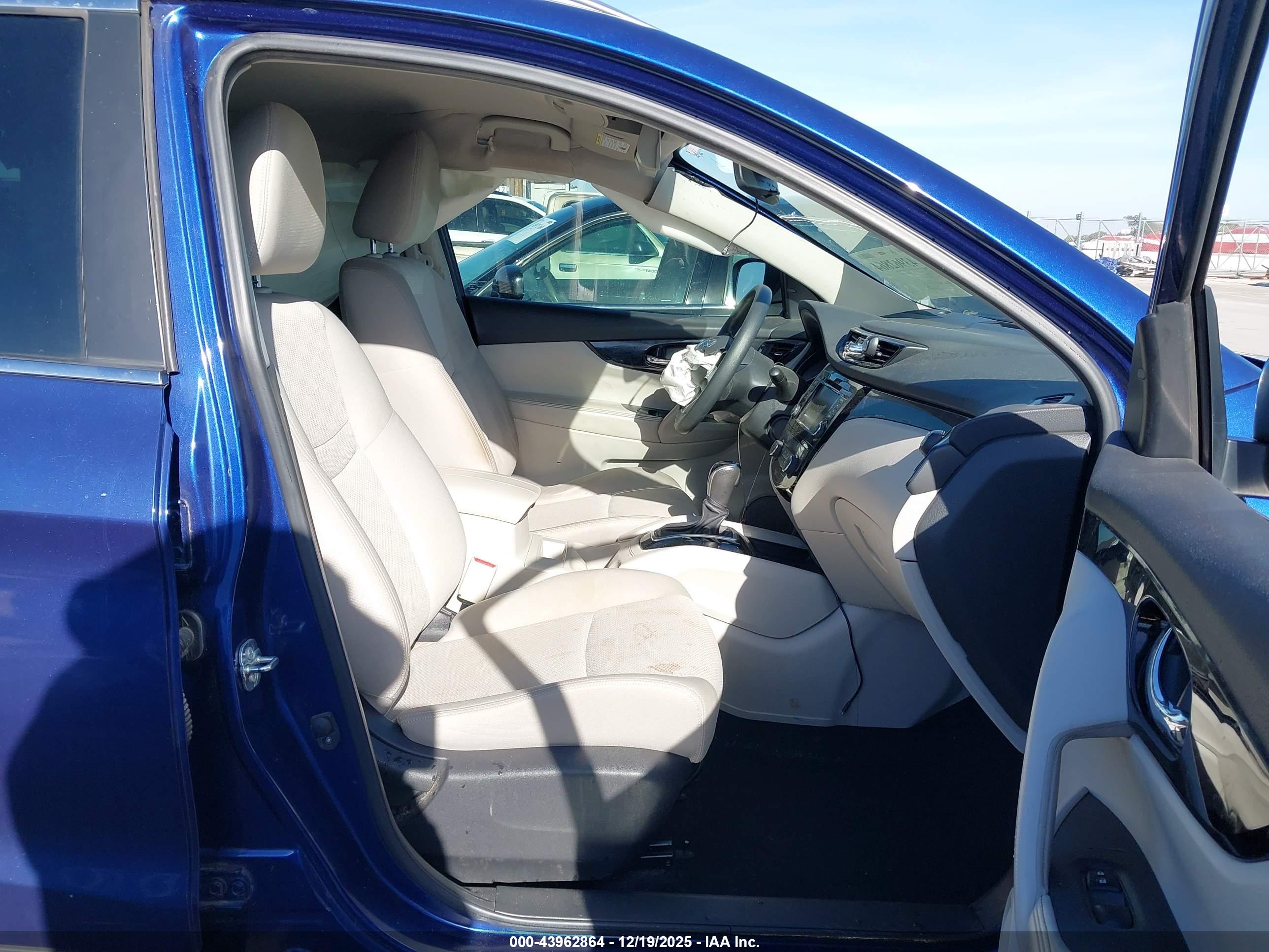 NISSAN ROGUE image 5