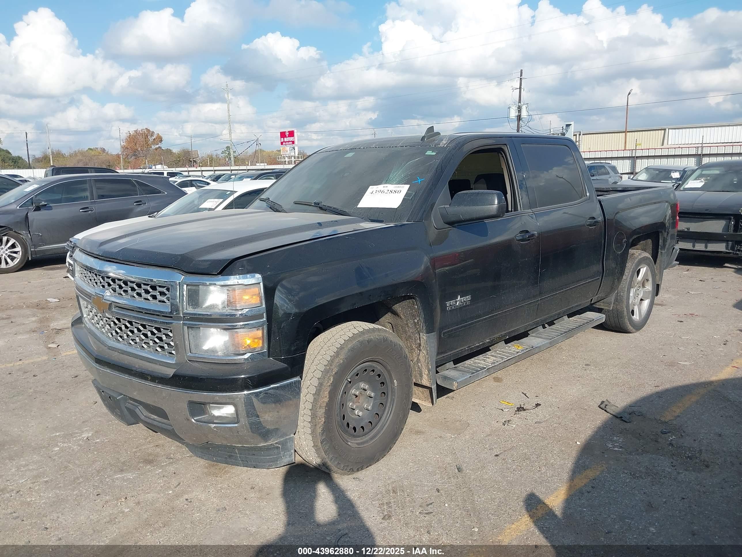 CHEVROLET SILVERADO image 2