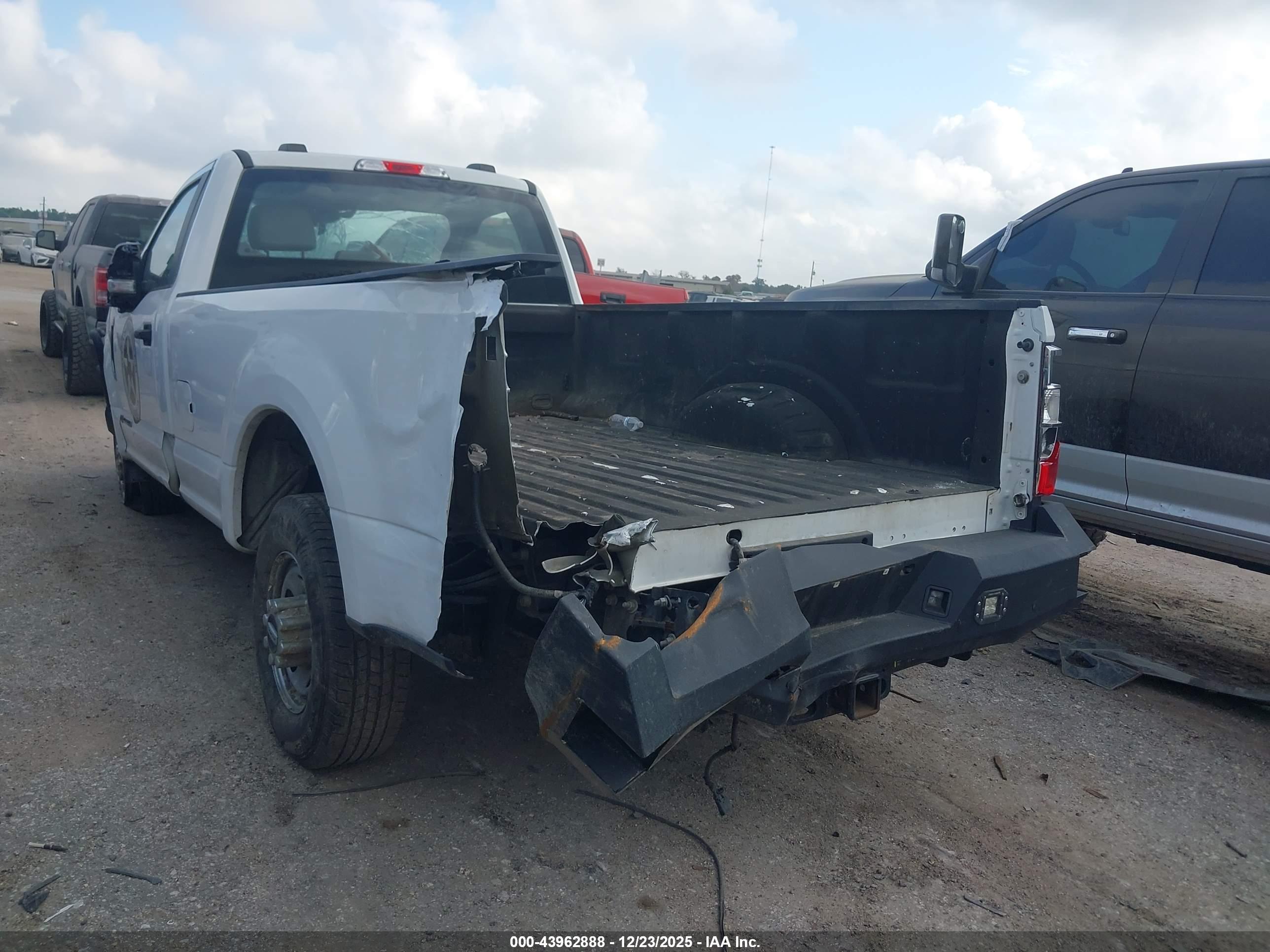 FORD F-250 image 3