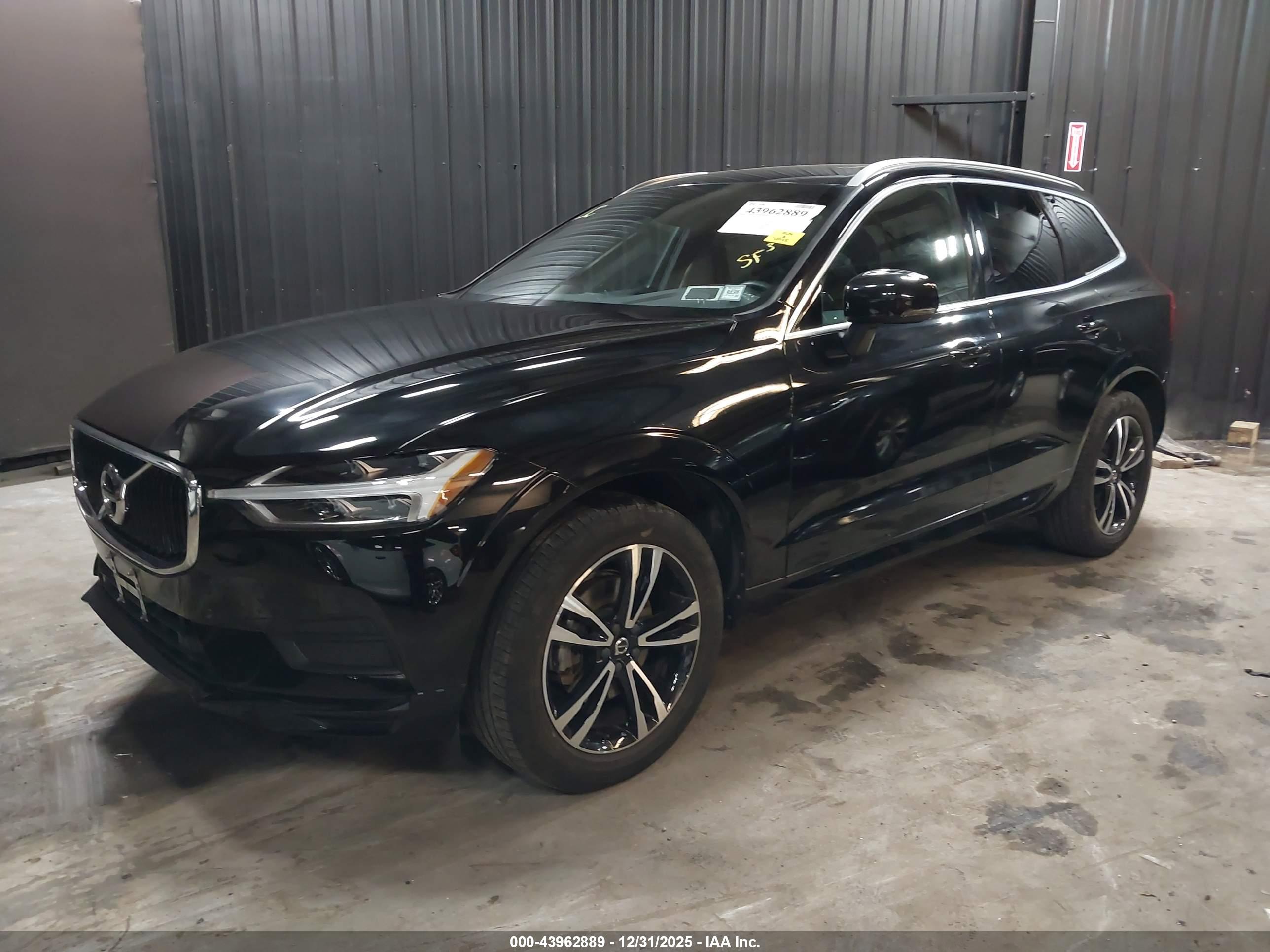 VOLVO XC60 image 2