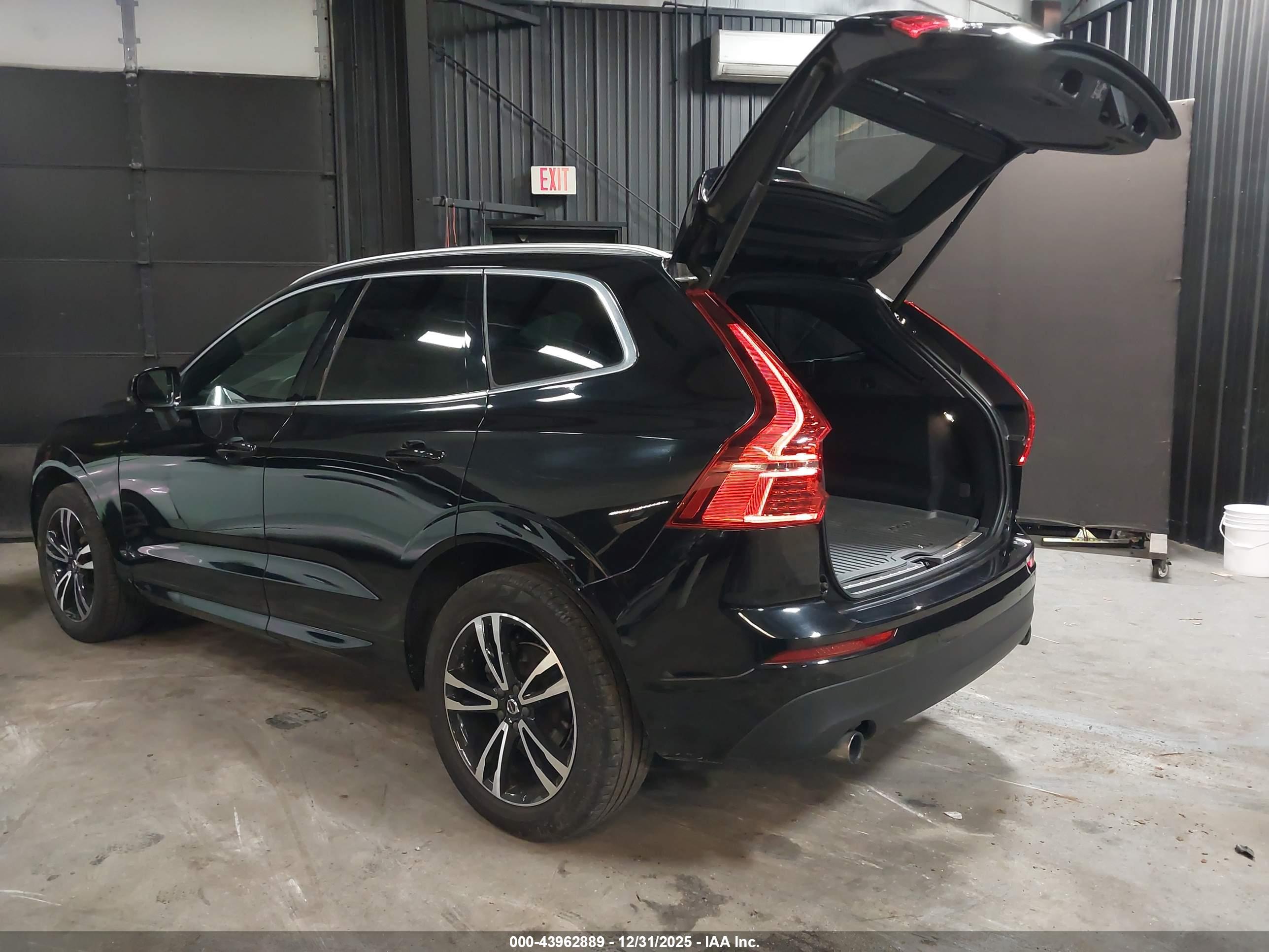 VOLVO XC60 image 3