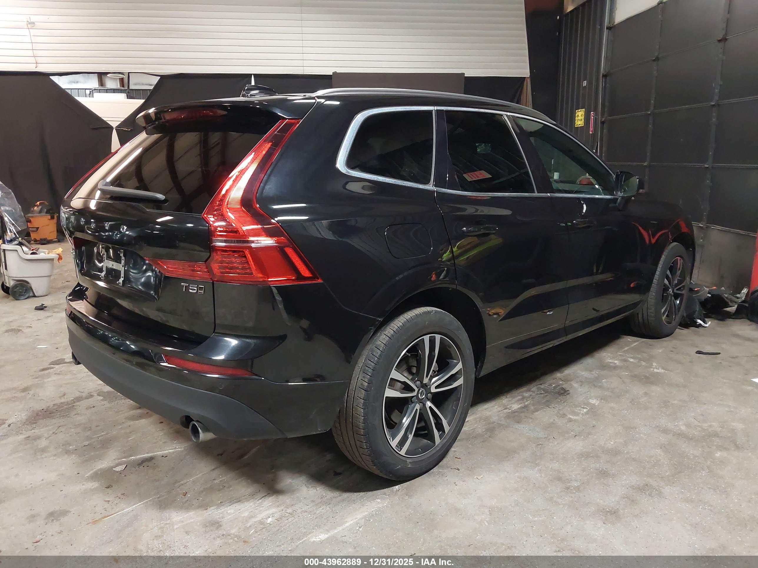 VOLVO XC60 image 4