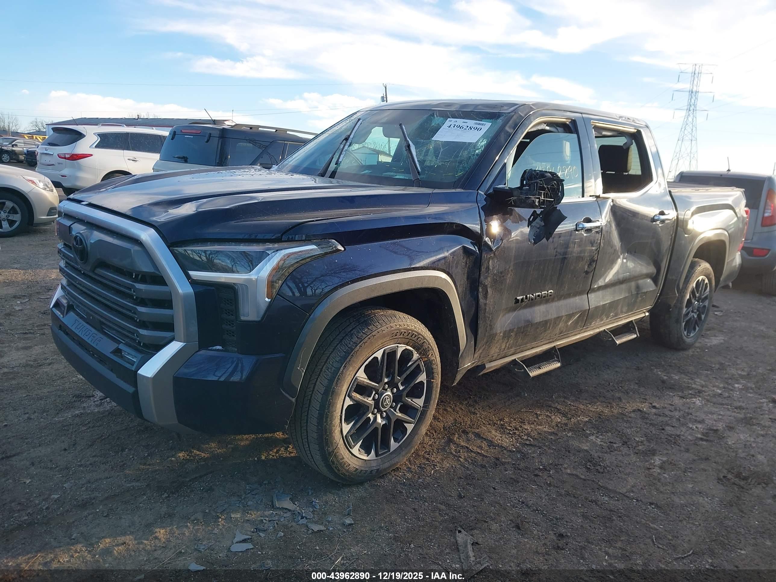 TOYOTA TUNDRA image 2